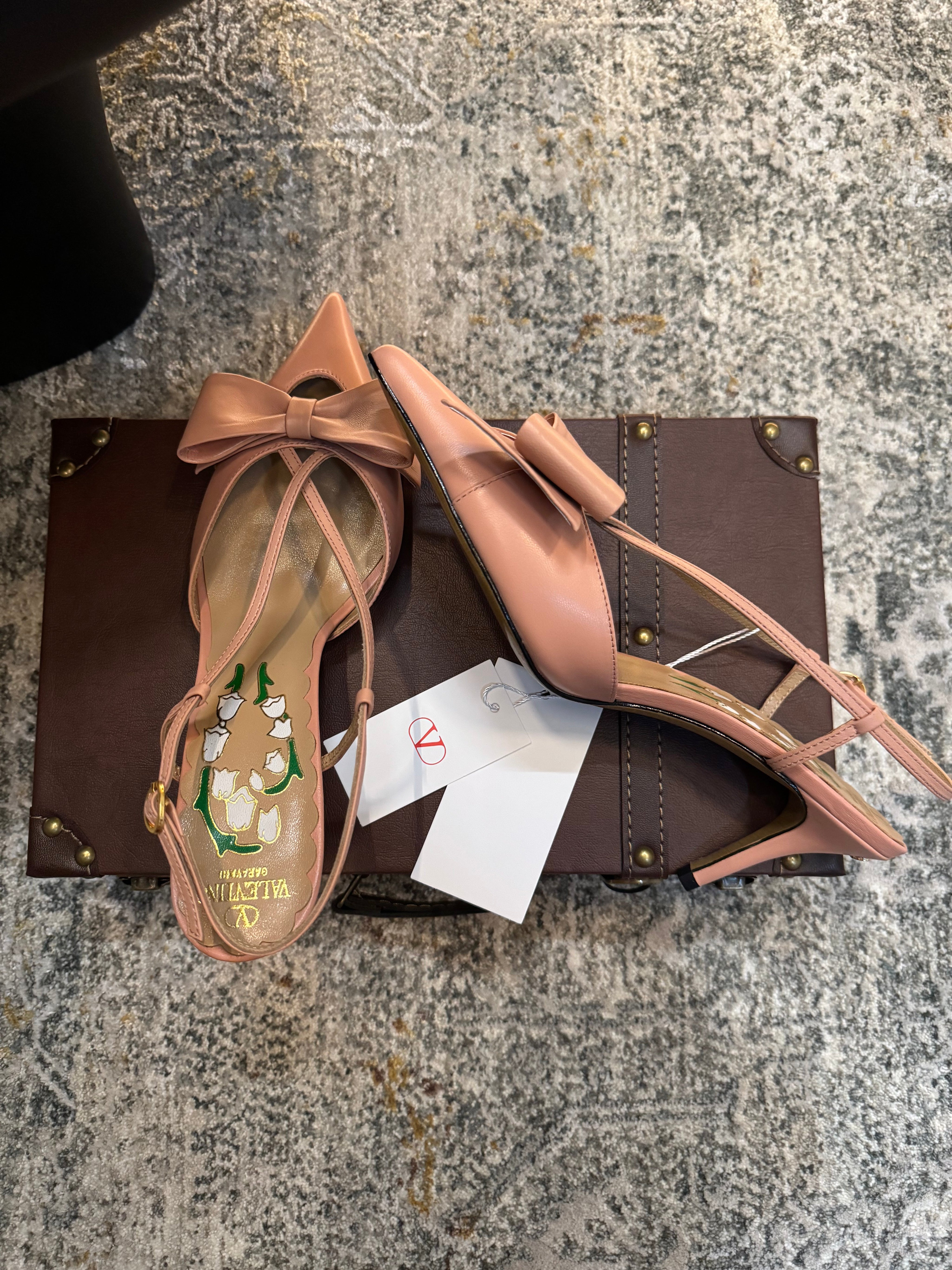 VLTN HIGH HEEL 25S 80 MM IN WARM CLAY PINK CALFSKIN WITH BOW