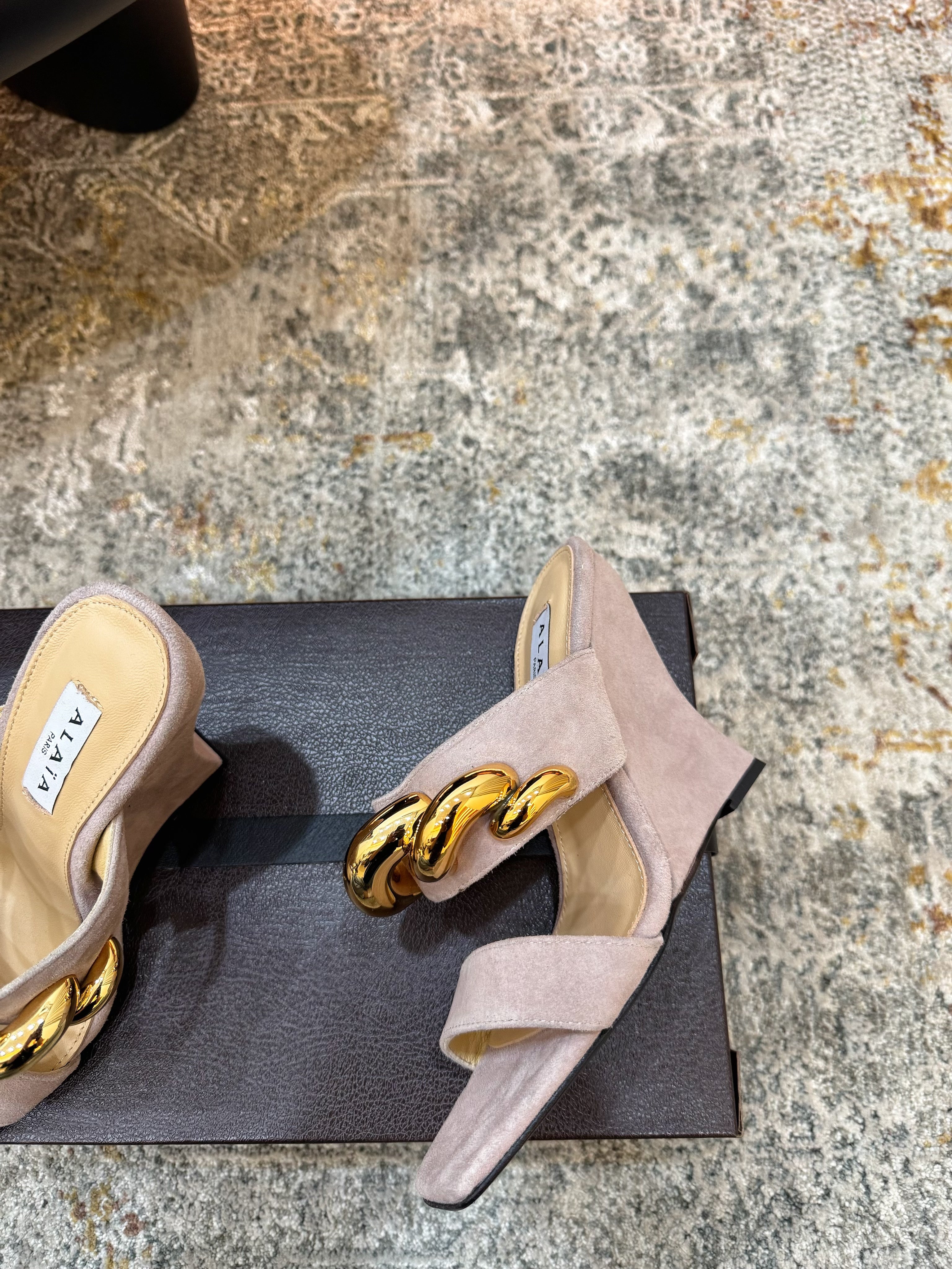 ALAIA 26S DOUBLE STRAP WEDGE SANDALS 110 MM IN BEIGE SUEDE WITH GOLD HARDWARE