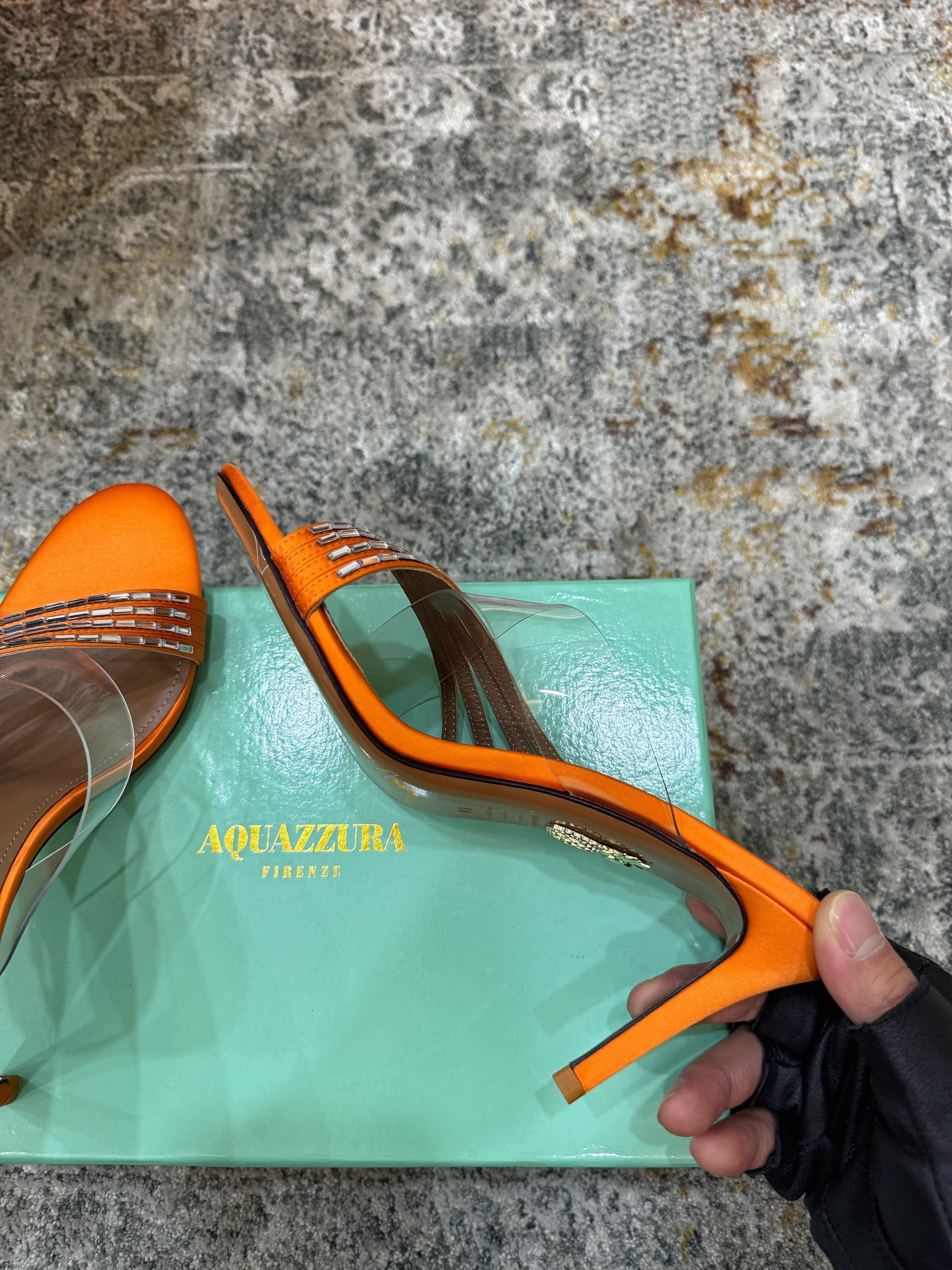 AQUAZZURA 26S CRYSTAL MULES 90 MM IN ORANGE SATIN
