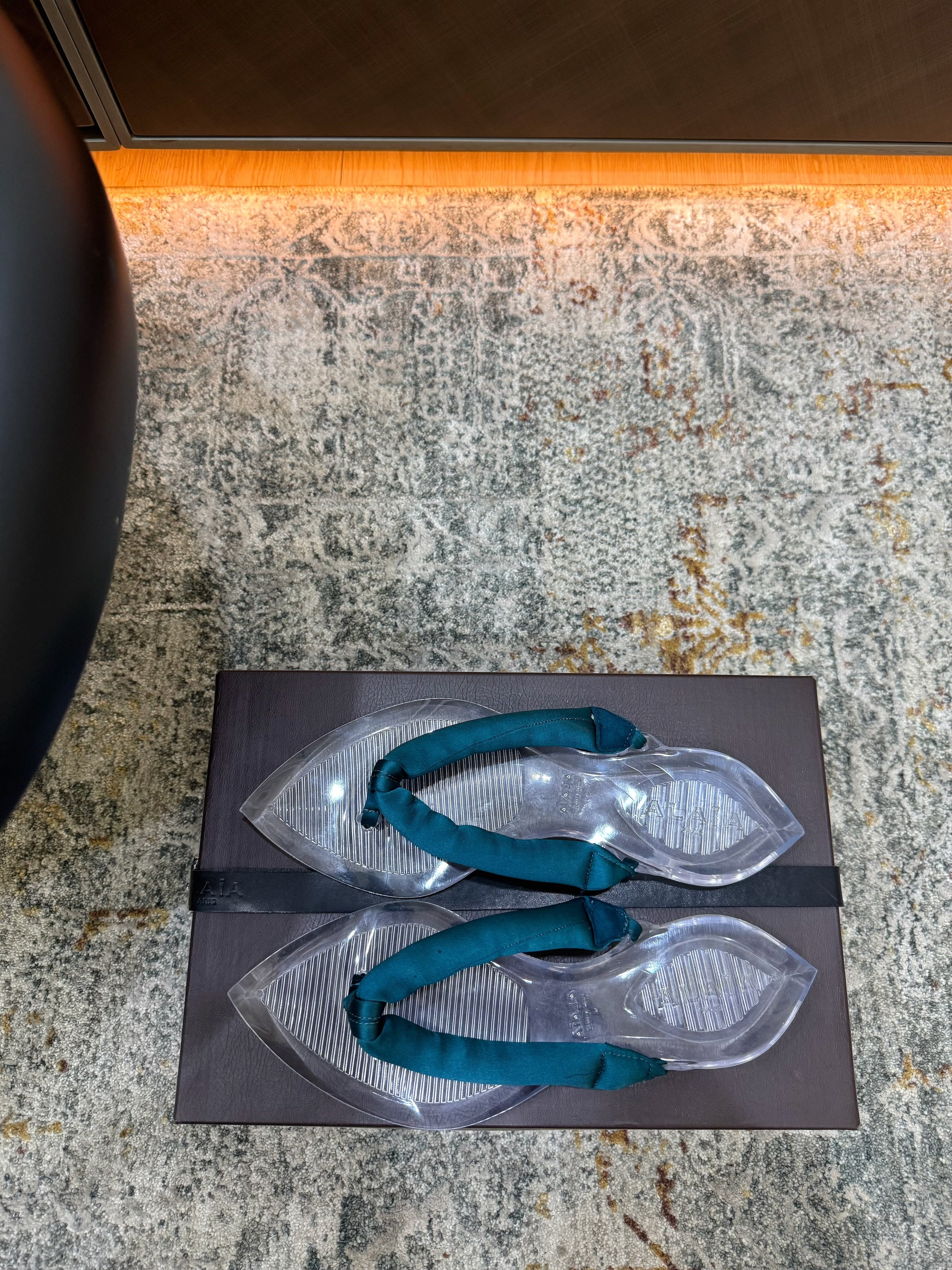 ALAIA 26S THONG SANDALS IN TEAL BLUE SATIN AND TRANSPARENT PVC