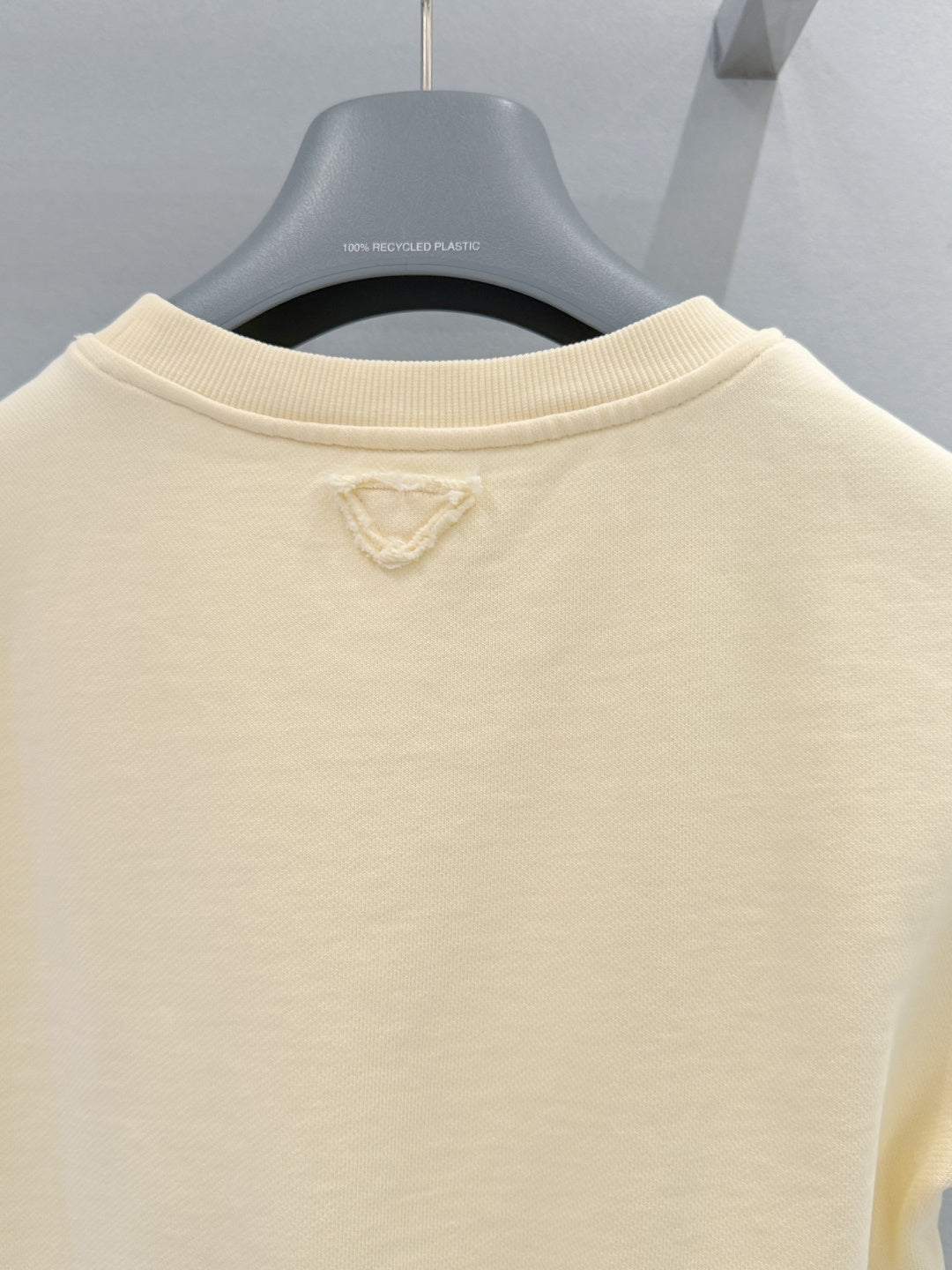 PRADA 26S T-SHIRT STYLE 861