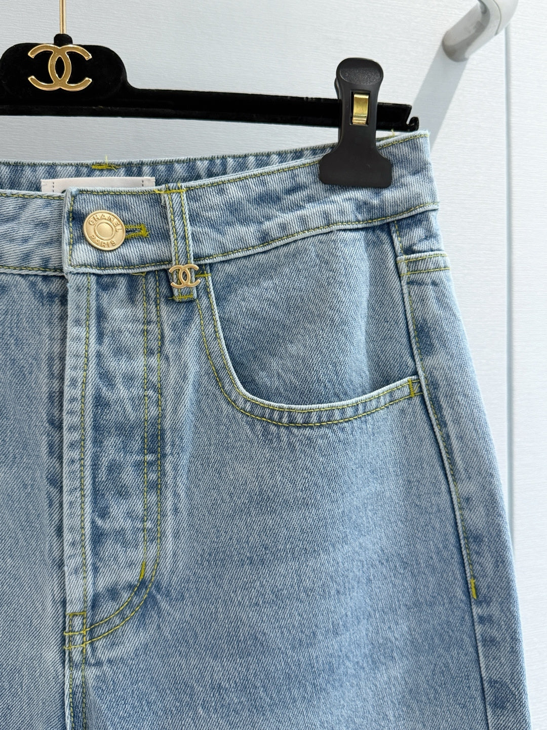 CHANEL 26S LIGHT BLUE JEANS 1437