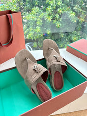 LP THONG SANDALS 25S IN STONE BROWN SUEDE