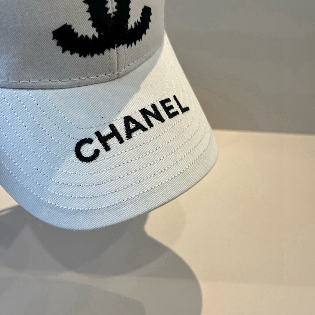 CHANEL 26S BASEBALL CAP EMBROIDERED CC LOGO 337967