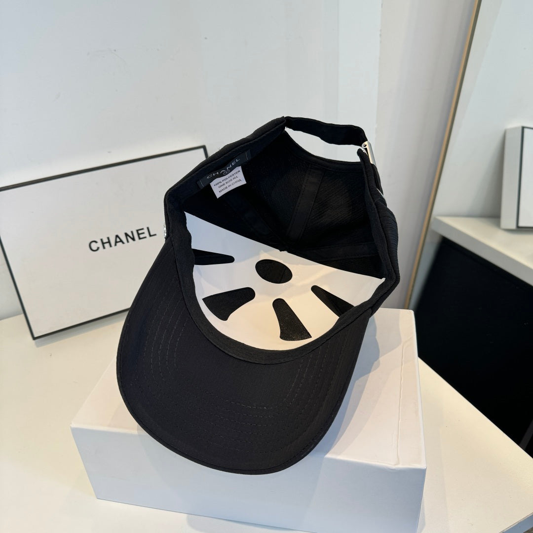 CHANEL 26S BASEBALL CAP WITH CRYSTAL CC LOGO 337989