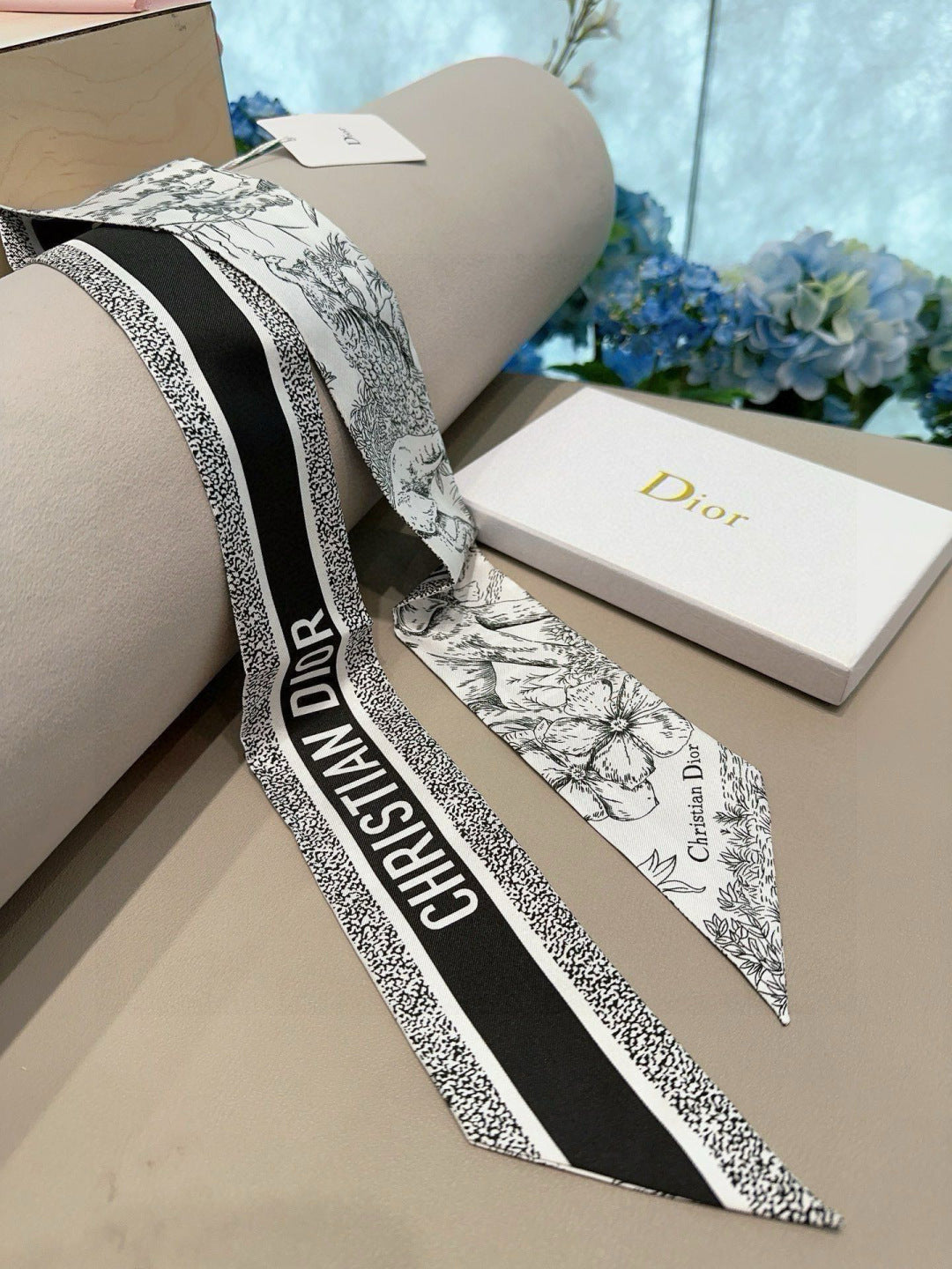 DIOR TWILLY 100 CM IN SILK 714373