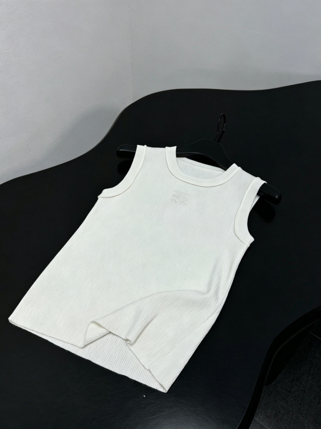LOEWE 26S TANK TOP 515