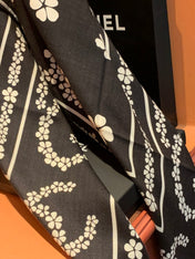 CHANEL 25S SCARF 135 CM IN CASHMERE SILK 943686