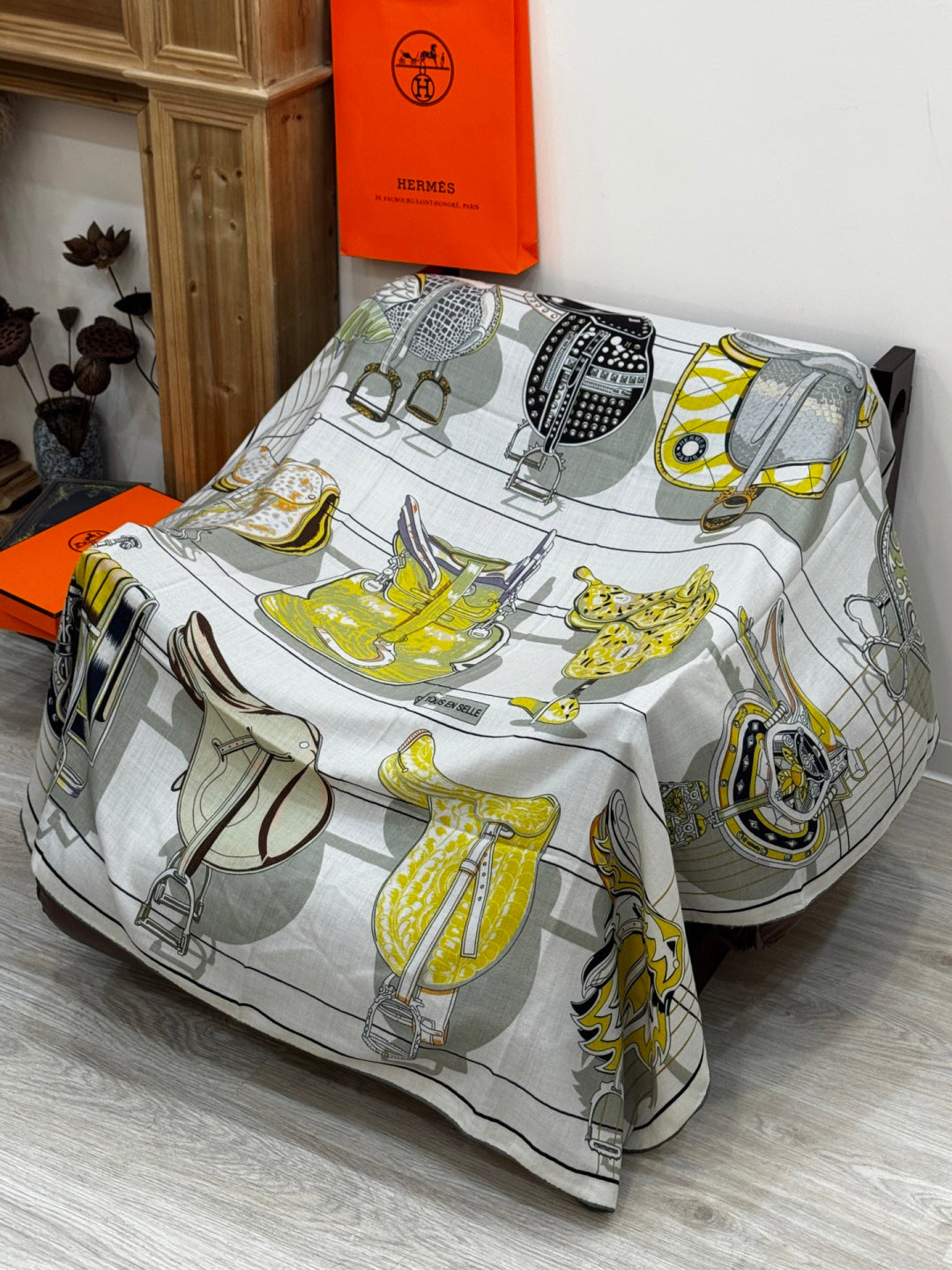 HERMES 25S SCARF 140 IN SILK CASHMERE 989483