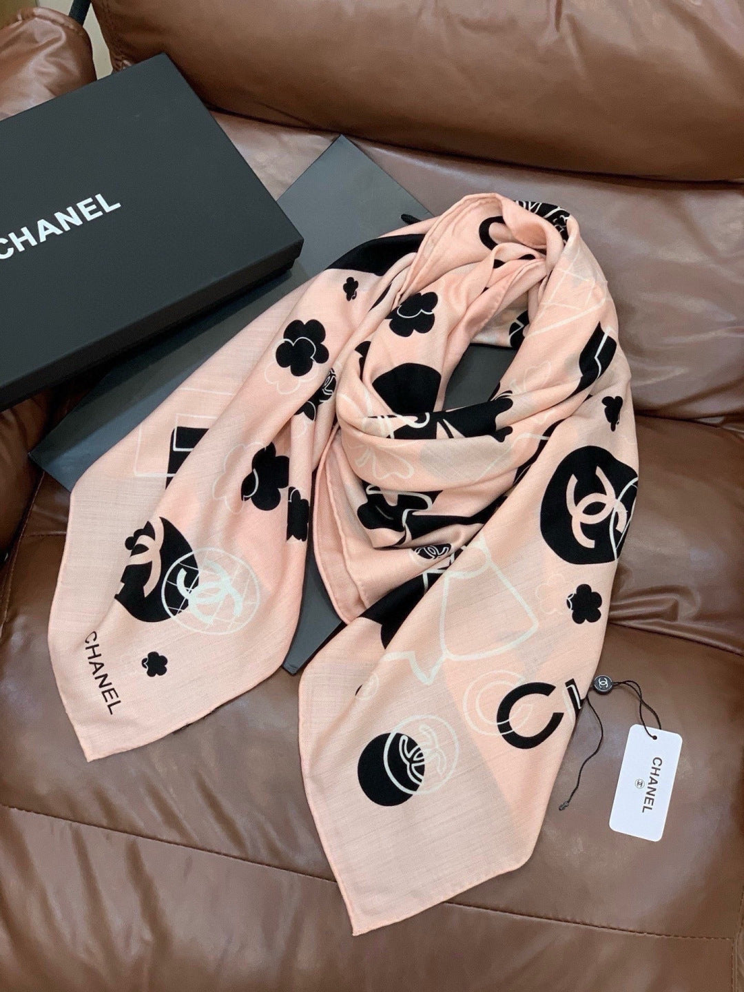 CHANEL 26S SCARF 140 IN CASHMERE AND SILK 303153