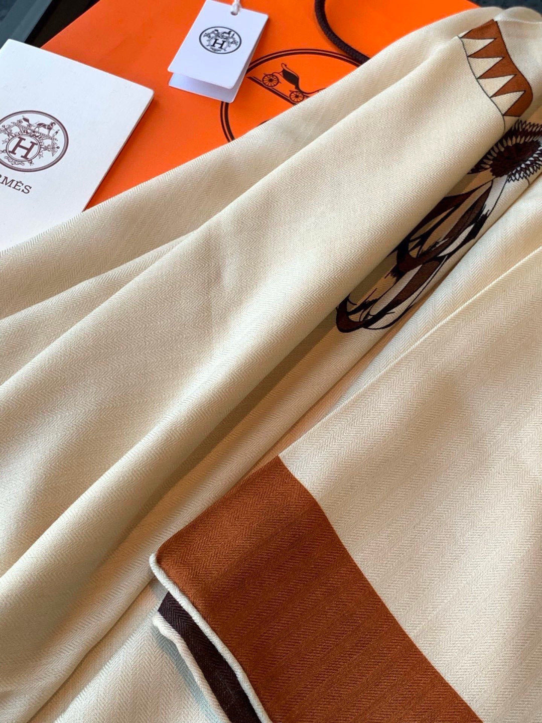 HERMES 26S SCARF 140 IN CASHMERE AND SILK 304243