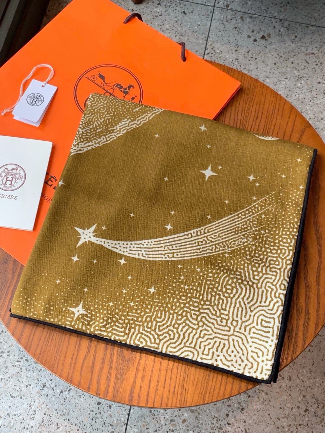 HERMES 26S SCARF 140 IN CASHMERE AND SILK 304679