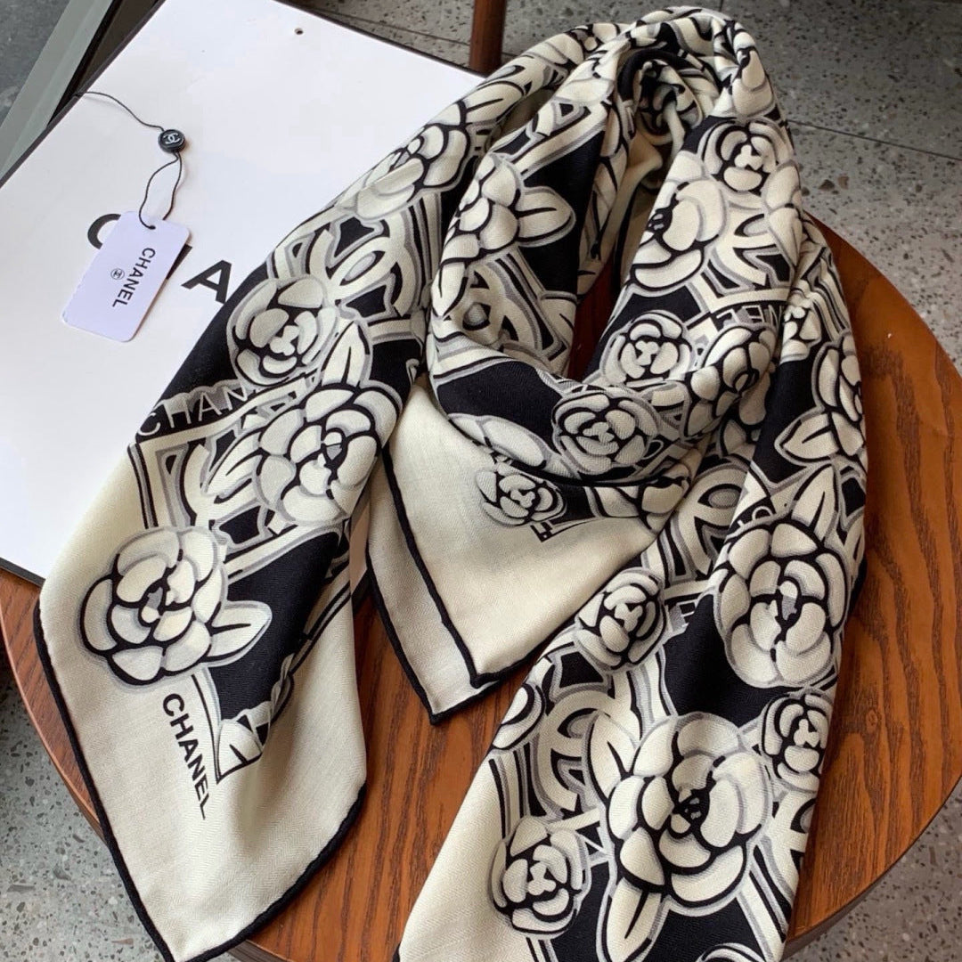 CHANEL 26S SCARF 140 IN CASHMERE AND SILK 309373