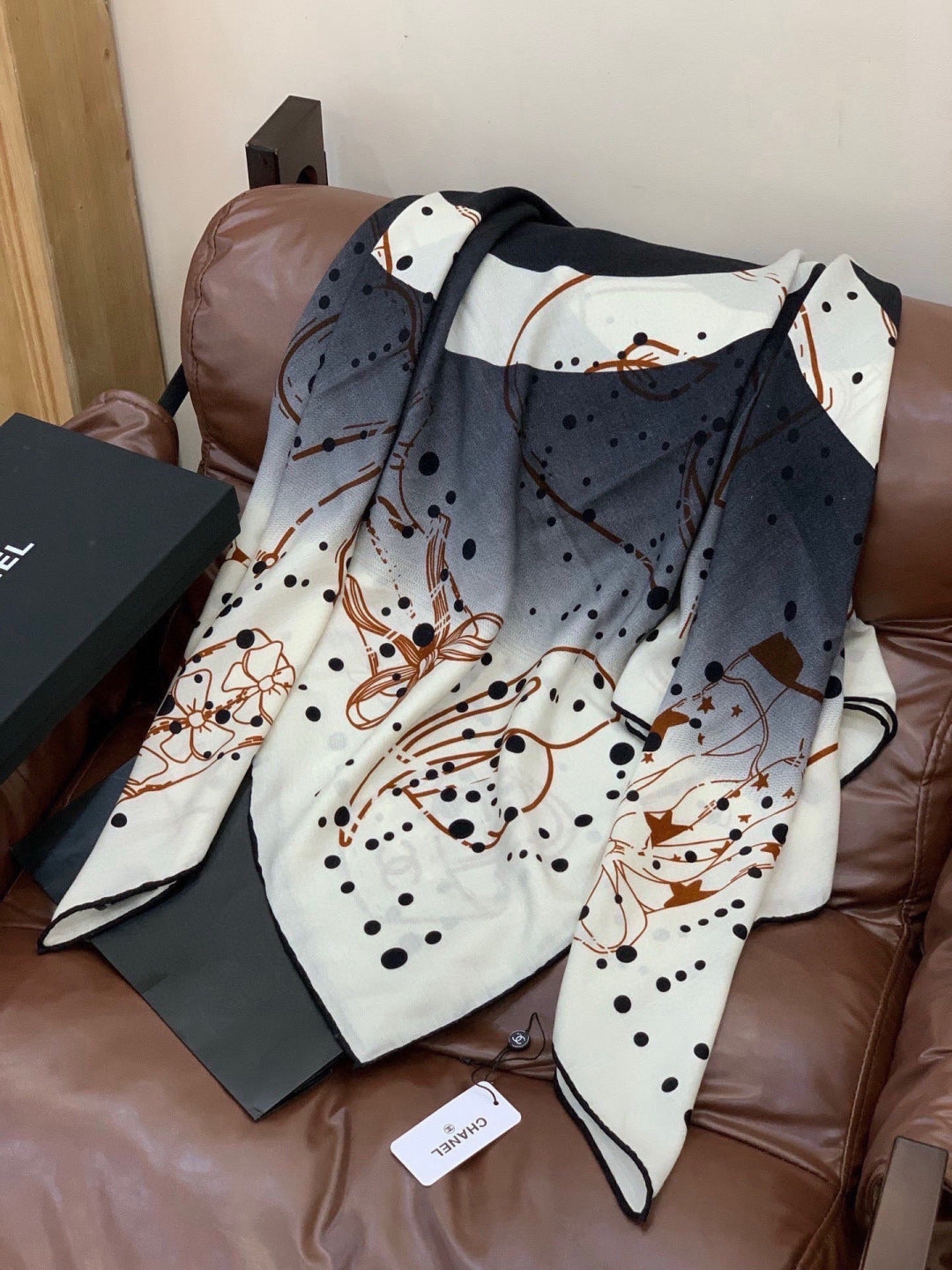CHANEL 26S SCARF 140 IN SILK AND CASHMERE 313316