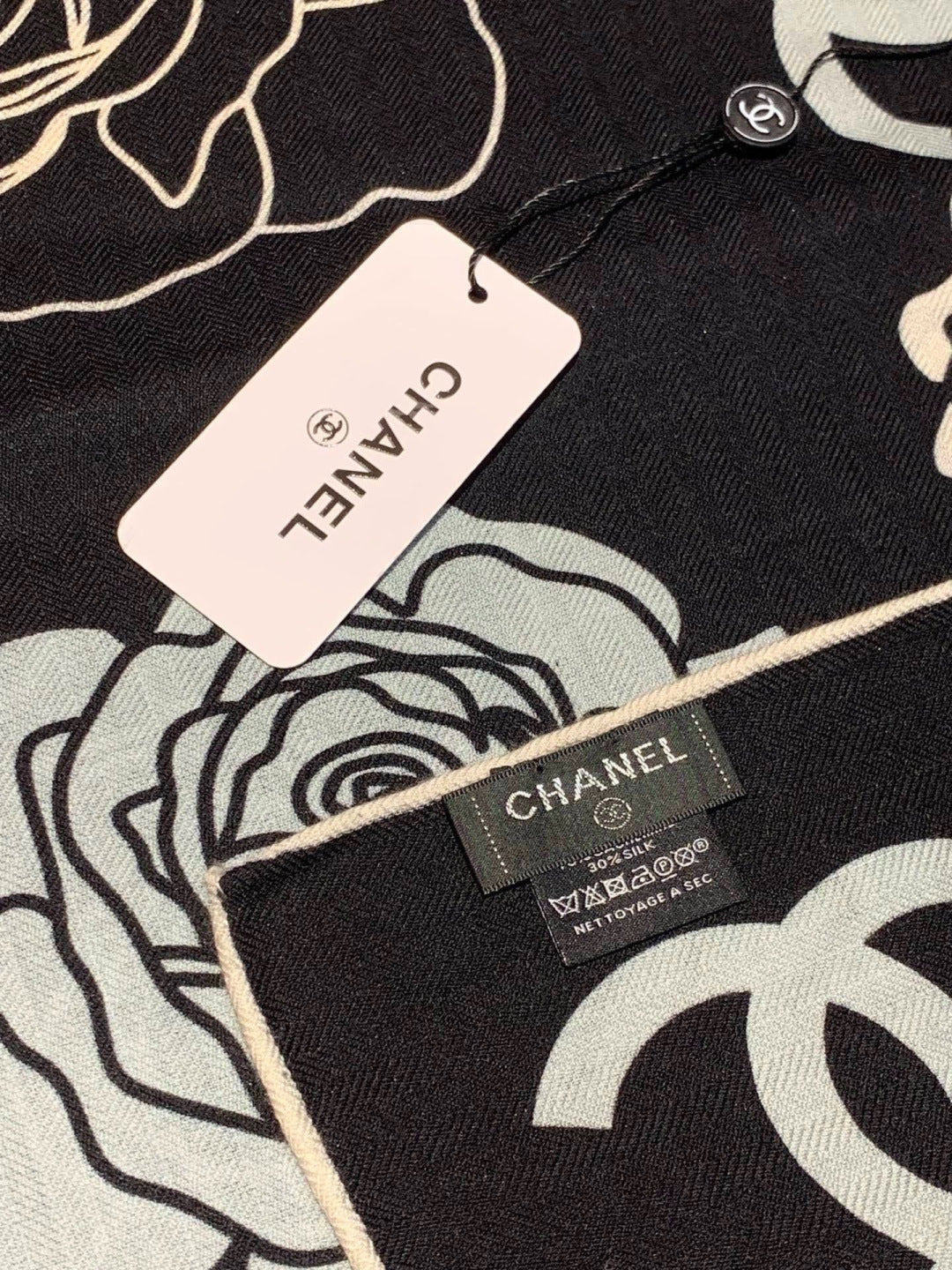 CHANEL 26S SCARF 140 IN SILK AND CASHMERE 313319