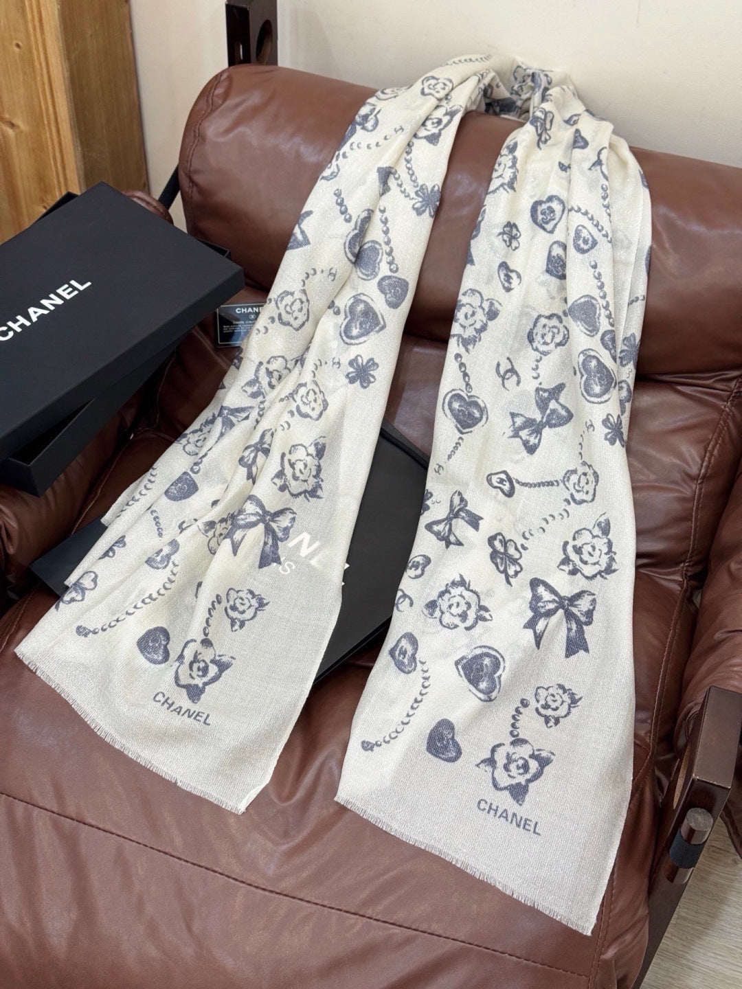 CHANEL 26S PRINTED SHAWL 200 IN SILK 313395