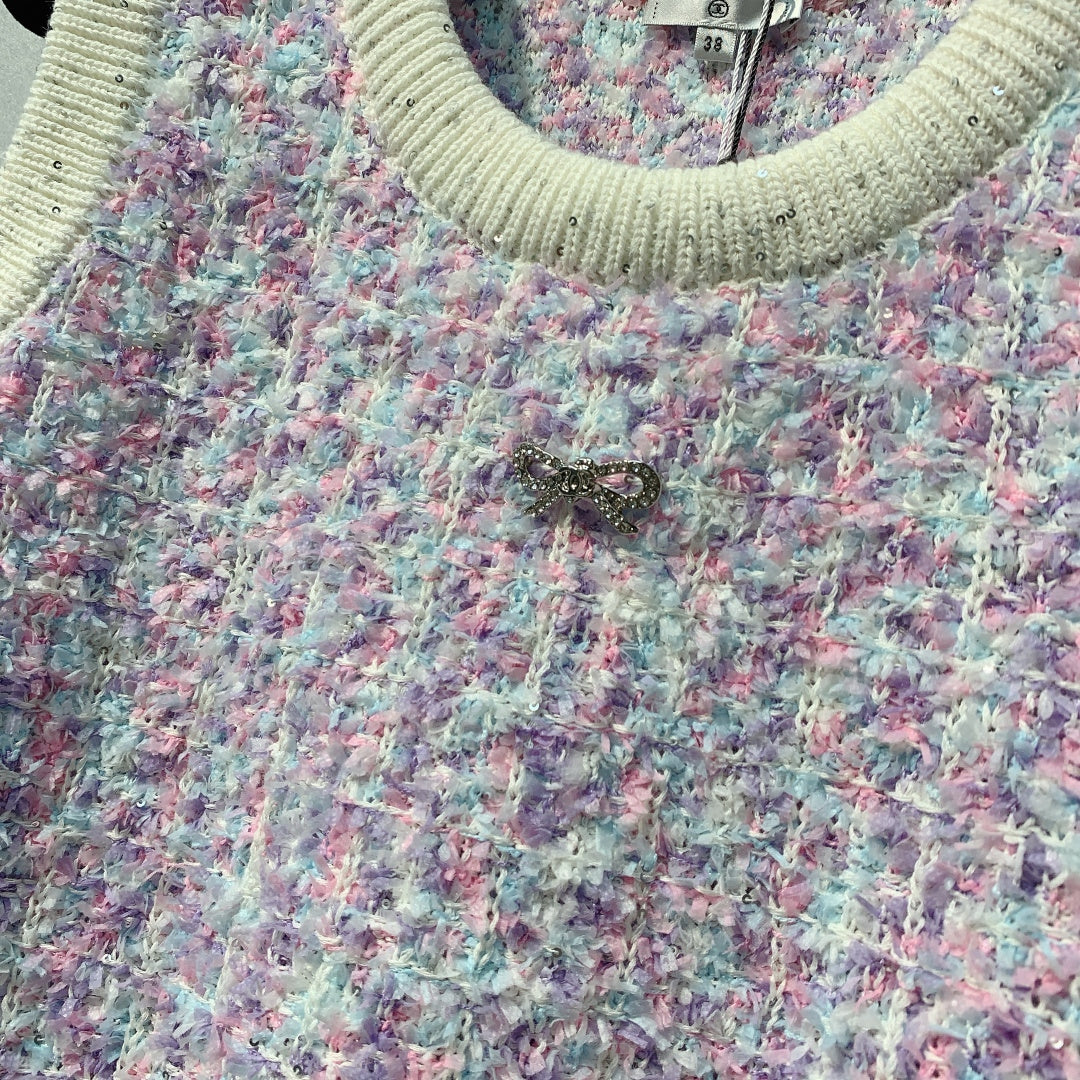 CHANEL 26S SLEEVELESS SWEATER 828