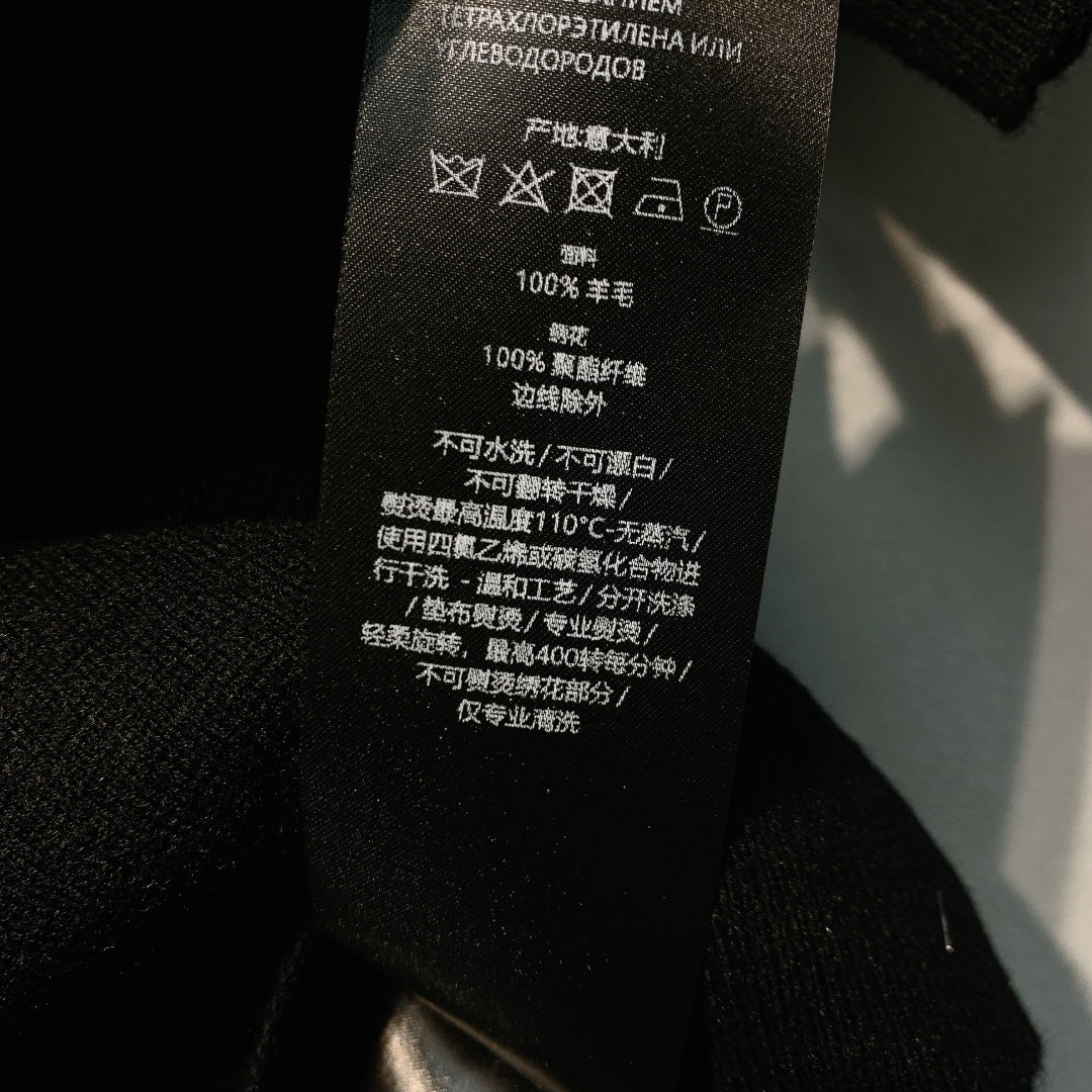 GUCCI 26S SHORT-SLEEVE SWEATER 194