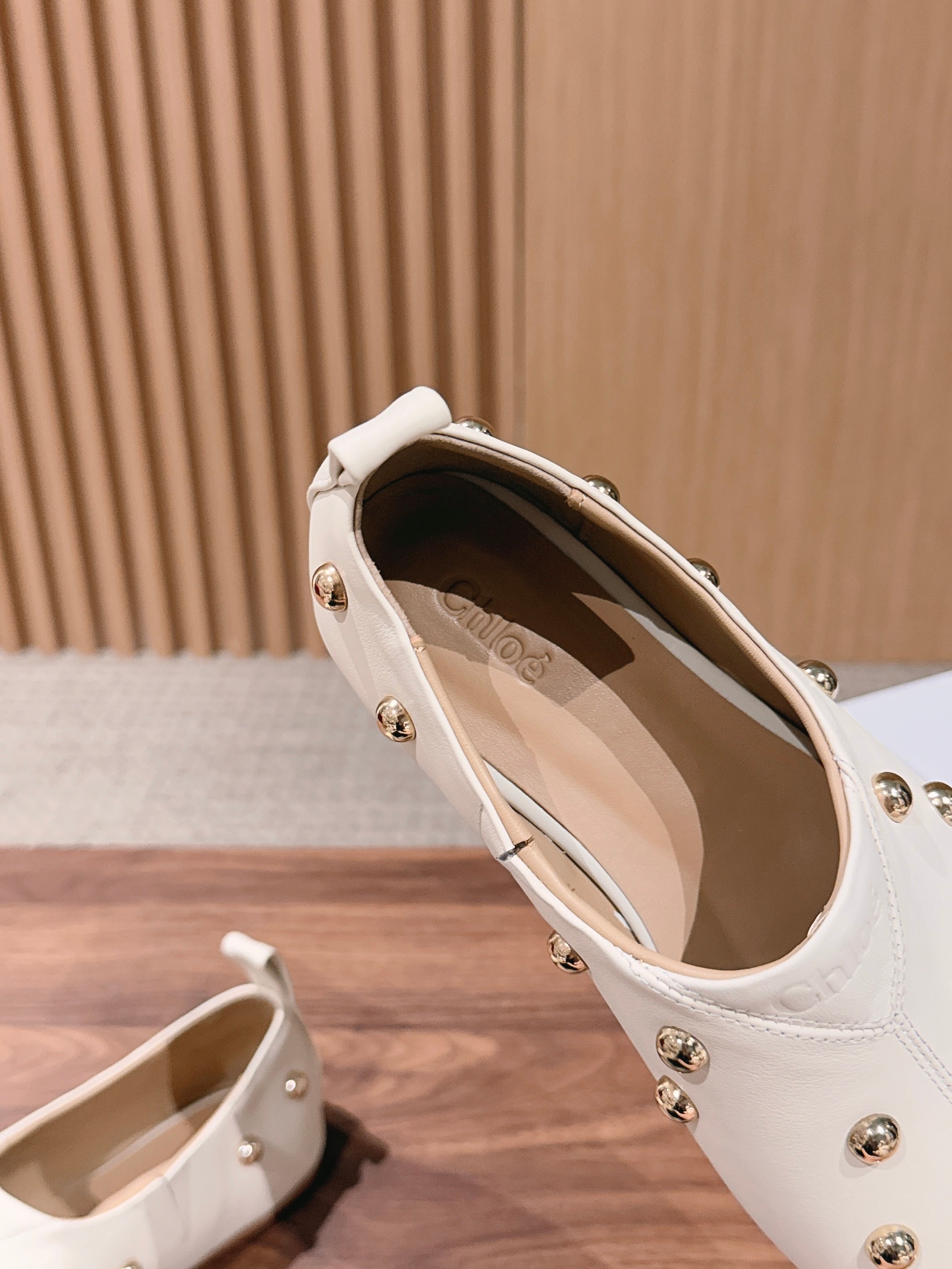 CHLOE 26S STUDDED LOAFERS IN CREAM WHITE CALFSKIN
