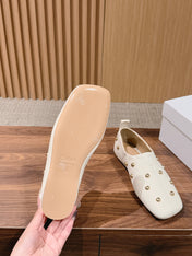 CHLOE 26S STUDDED LOAFERS IN CREAM WHITE CALFSKIN