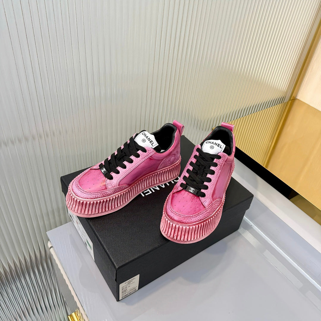 CHANEL 26S LOW-TOP SNEAKERS IN DARK PINK GRAFFITI PATTERN CALFSKIN