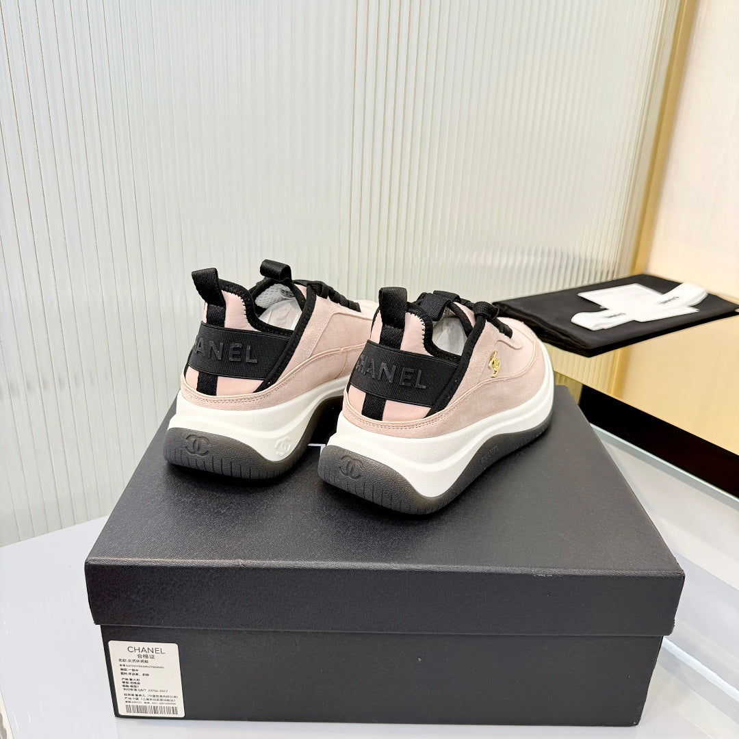 CHANEL 26S PLATFORM SNEAKERS IN LIGHT PINK SUEDE WITH CC LOGO