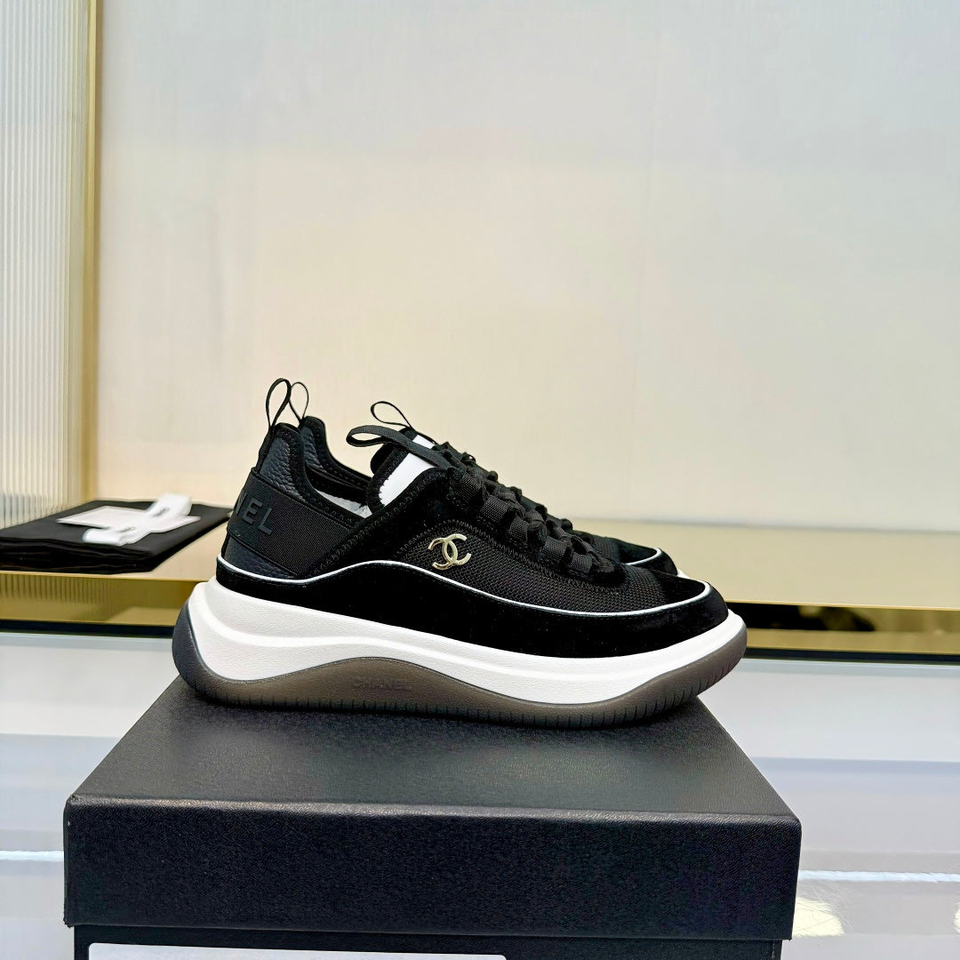 CHANEL 26S PLATFORM SNEAKERS IN BLACK MIX WHITE SUEDE WITH CC LOGO