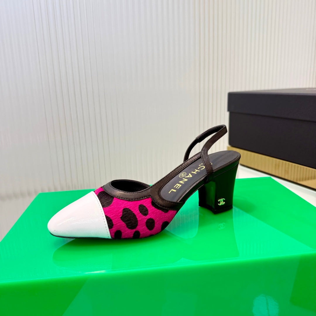 CHANEL 26S HIGH-HEEL SLINGBACKS 50 MM IN WHITE PATENT CALFSKIN WITH DARK PINK PONY HAIR