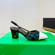 CHANEL 26S HIGH-HEEL SLINGBACKS 50 MM IN WHITE CALFSKIN AND TEAL PONY HAIR