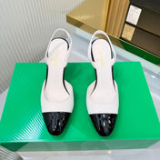CHANEL 26S SLINGBACK POINTED-TOE HEELS 95 MM IN WHITE LAMBSKIN WITH BLACK CAP TOE
