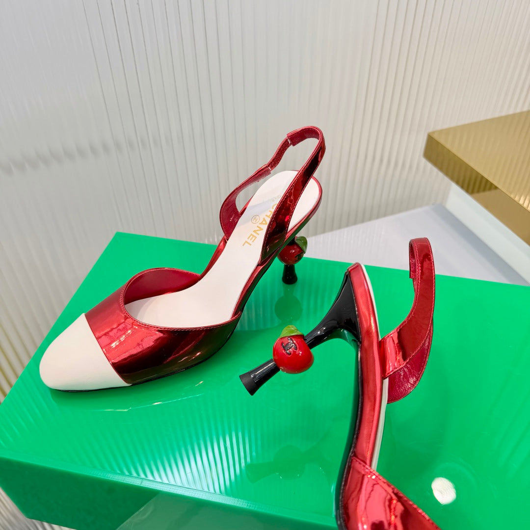 CHANEL 26S SLINGBACK POINTED-TOE HEELS 95 MM IN RED PATENT WITH WHITE CAP TOE