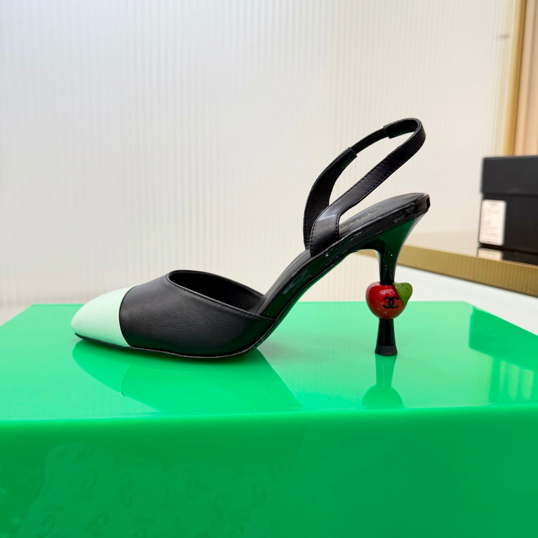 CHANEL 26S SLINGBACK POINTED-TOE HEELS 95 MM IN BLACK LAMBSKIN WITH PASTEL GREEN CAP TOE