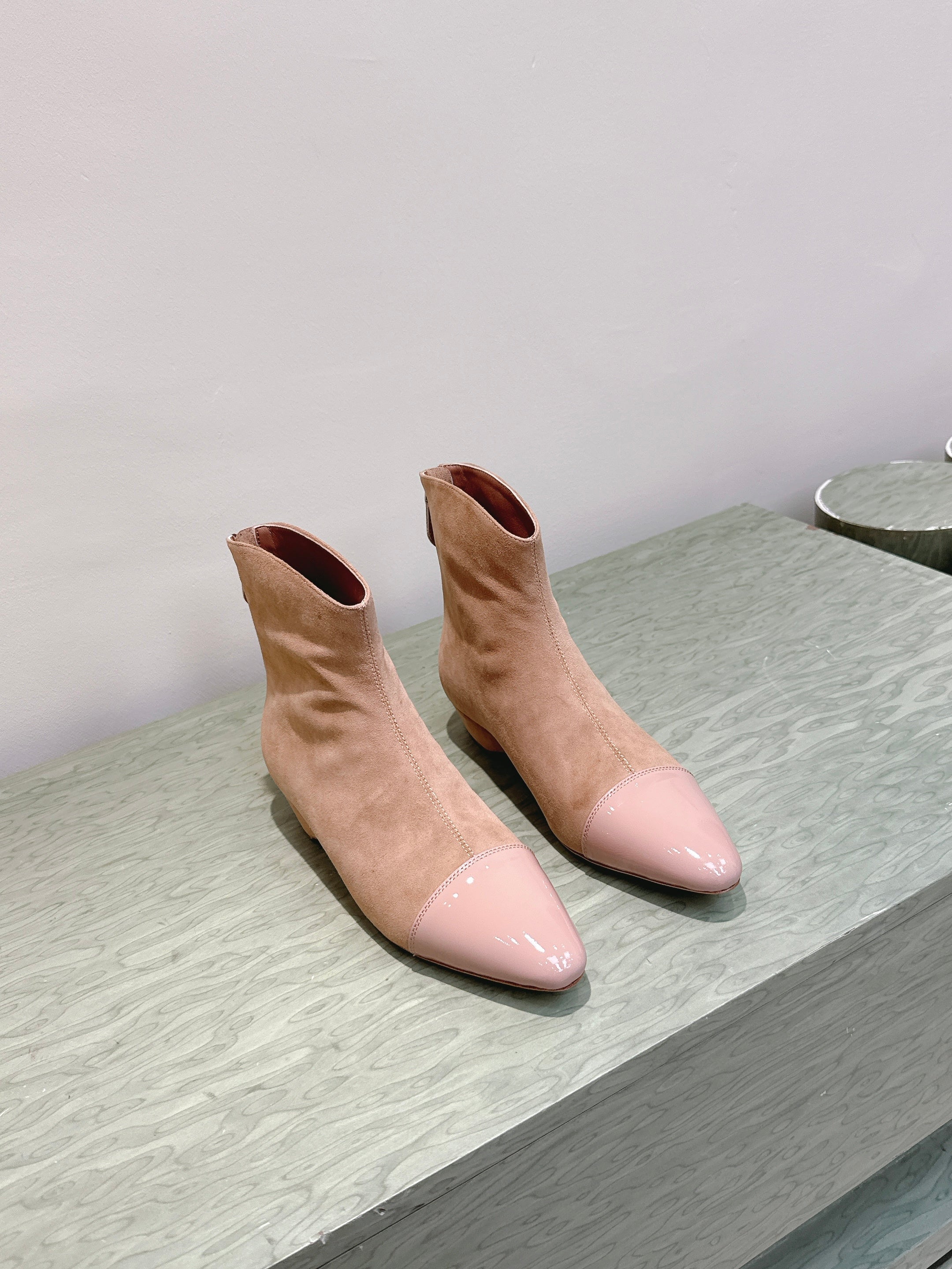 ALAIA 26S ANKLE BOOTS IN DARK BEIGE SUEDE AND GLOSSY CALFSKIN