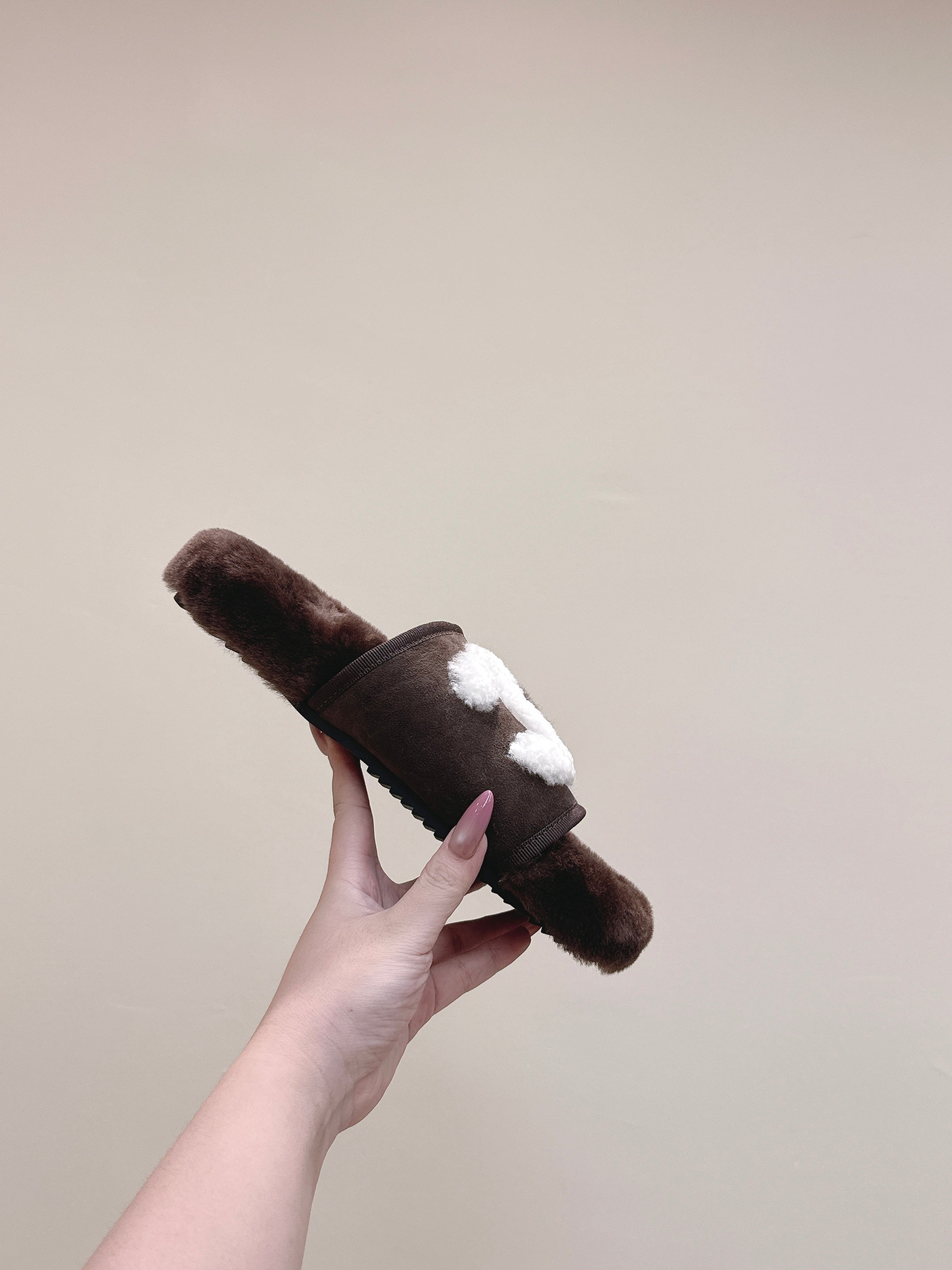 CHANEL 25S FUR SLIPPERS DOUBLE-LAYERED IN DARK BROWN WITH WHITE CC LOGO