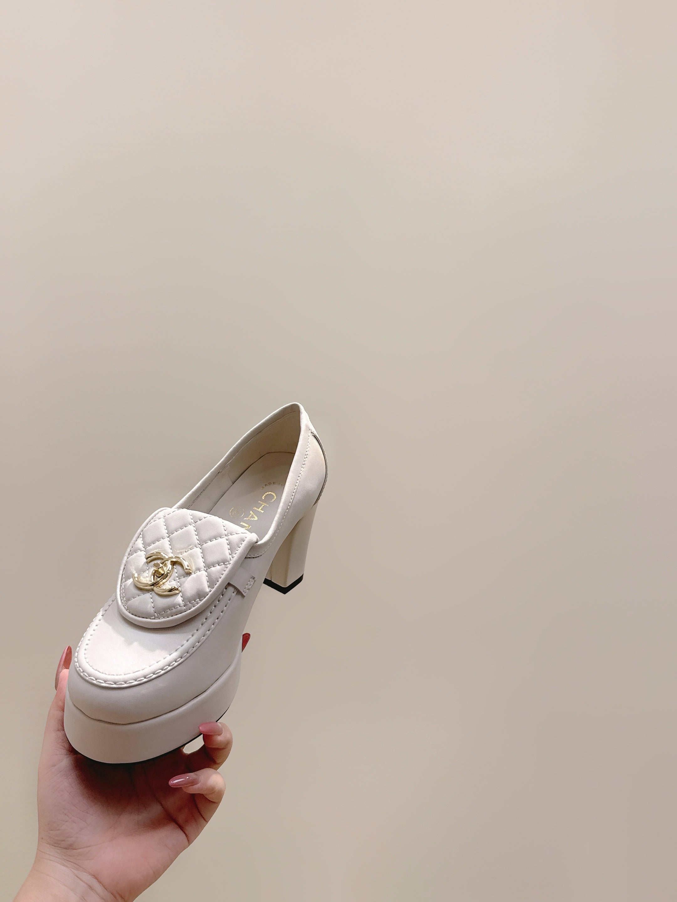 CHANEL 25S HIGH-HEELED MOCCASINS 80MM IN WHITE CALFSKIN GOLD HARDWARE