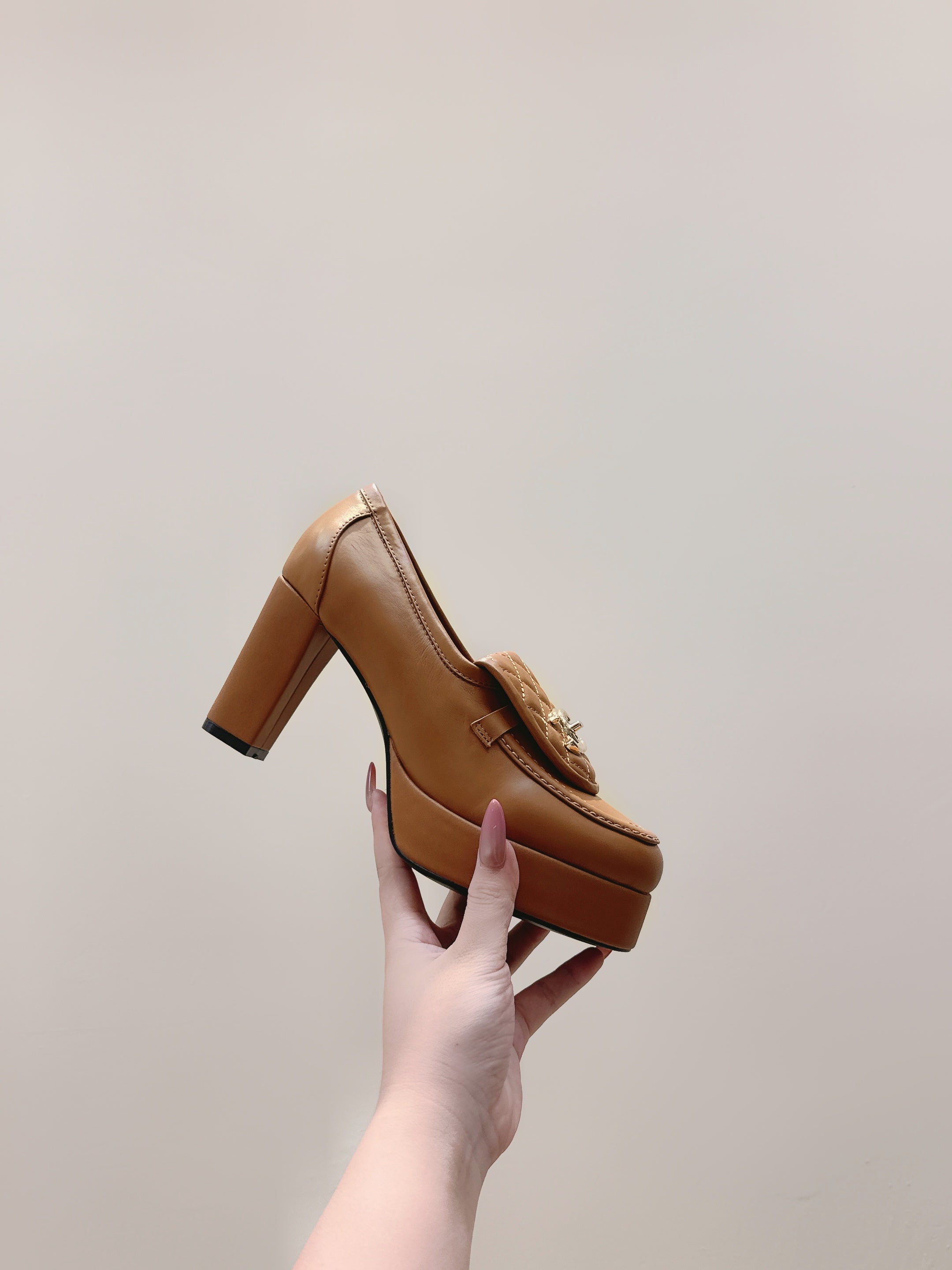 CHANEL 25S HIGH-HEELED MOCCASINS 80MM IN CARAMEL CALFSKIN GOLD HARDWARE