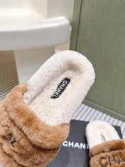 CHANEL 25S FLUFFY SLIDERS IN BEIGE AND CARAMEL