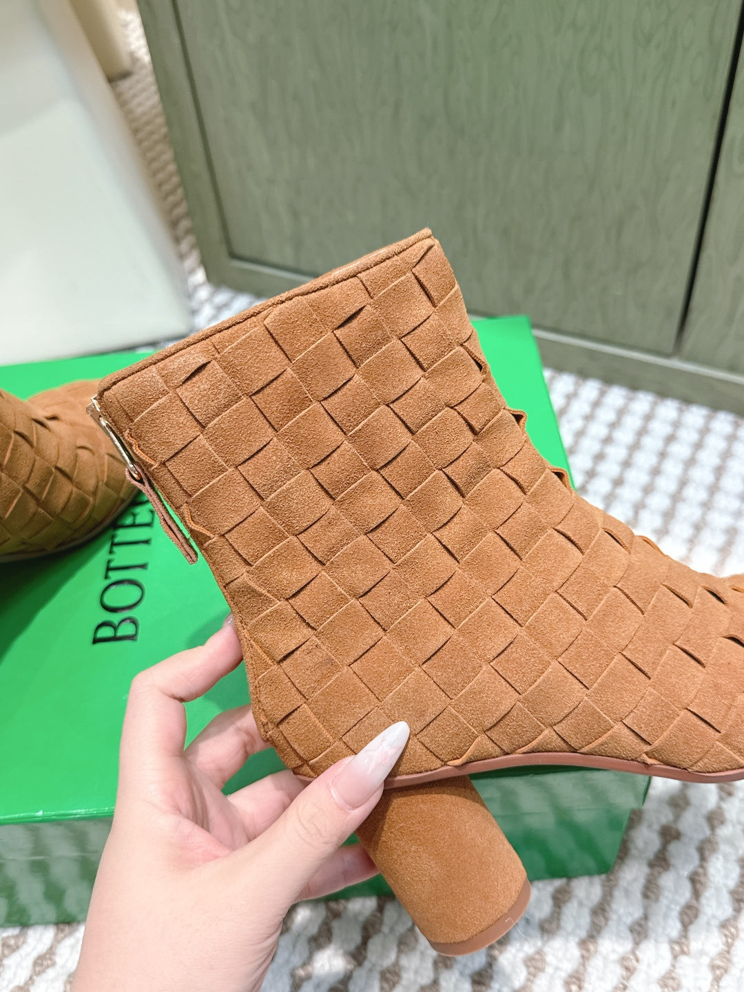 BOTTEGA VENETA 26S INTRECCIATO BOOTS 70 MM IN BROWN SUEDE