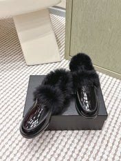 CHANEL 25S LOAFERS MOCCASIN IN BLACK GLOSSY CALFSKIN WITH MINK FUR LINING