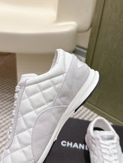 CHANEL 25S SNEAKERS IN WHITE CALFSKIN AND SUEDE