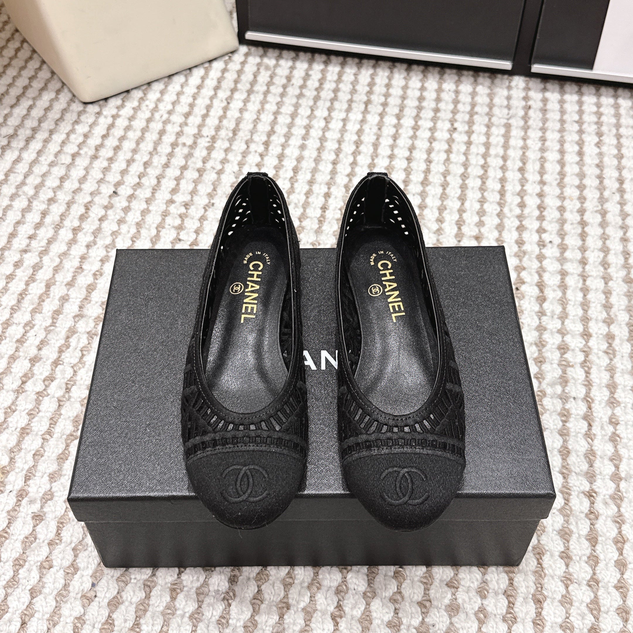 CHANEL 26S BALLET FLATS IN BLACK MESH AND FABRIC