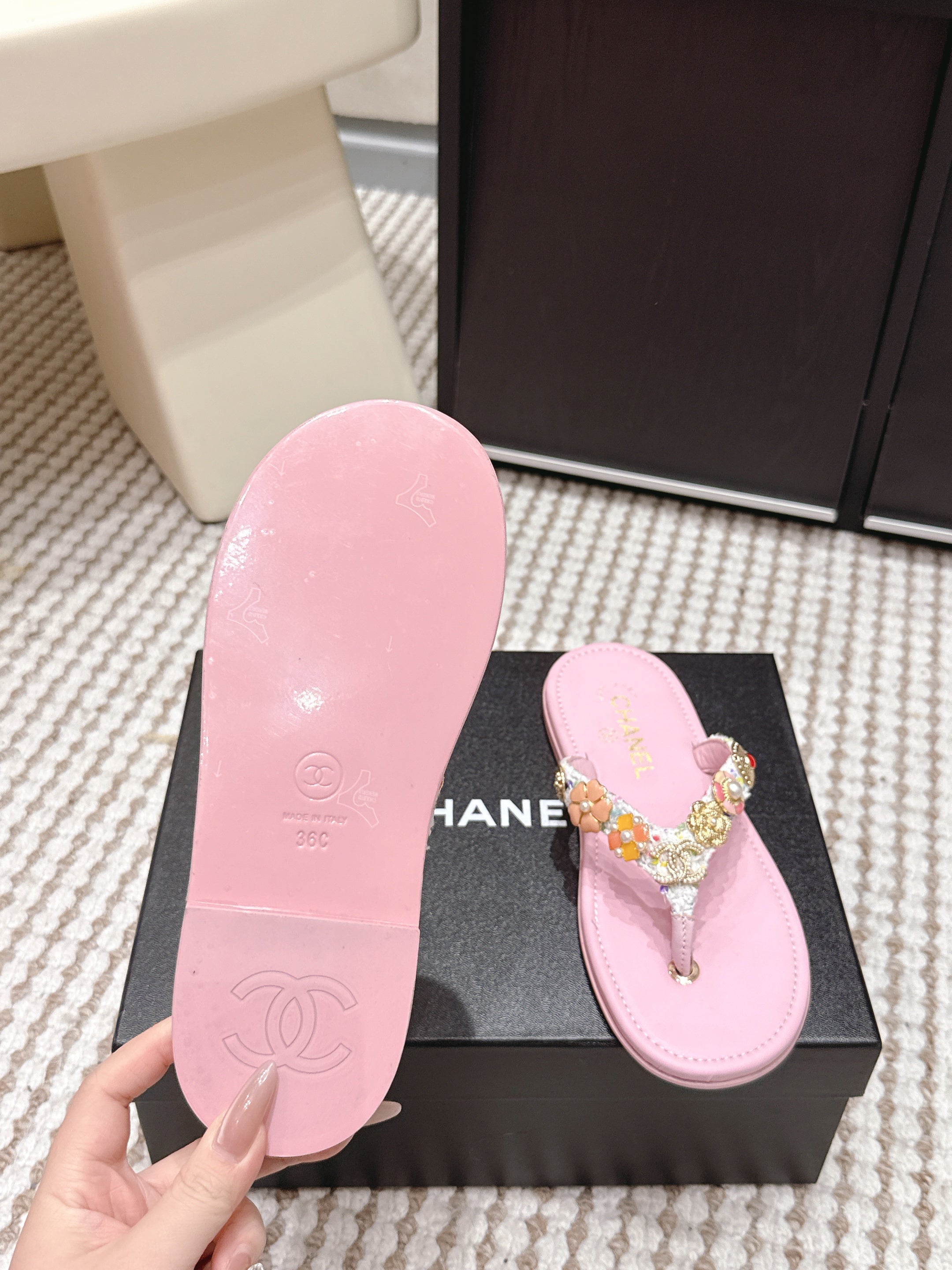 CHANEL 26S FLIP-FLOPS IN LIGHT PINK CALFSKIN
