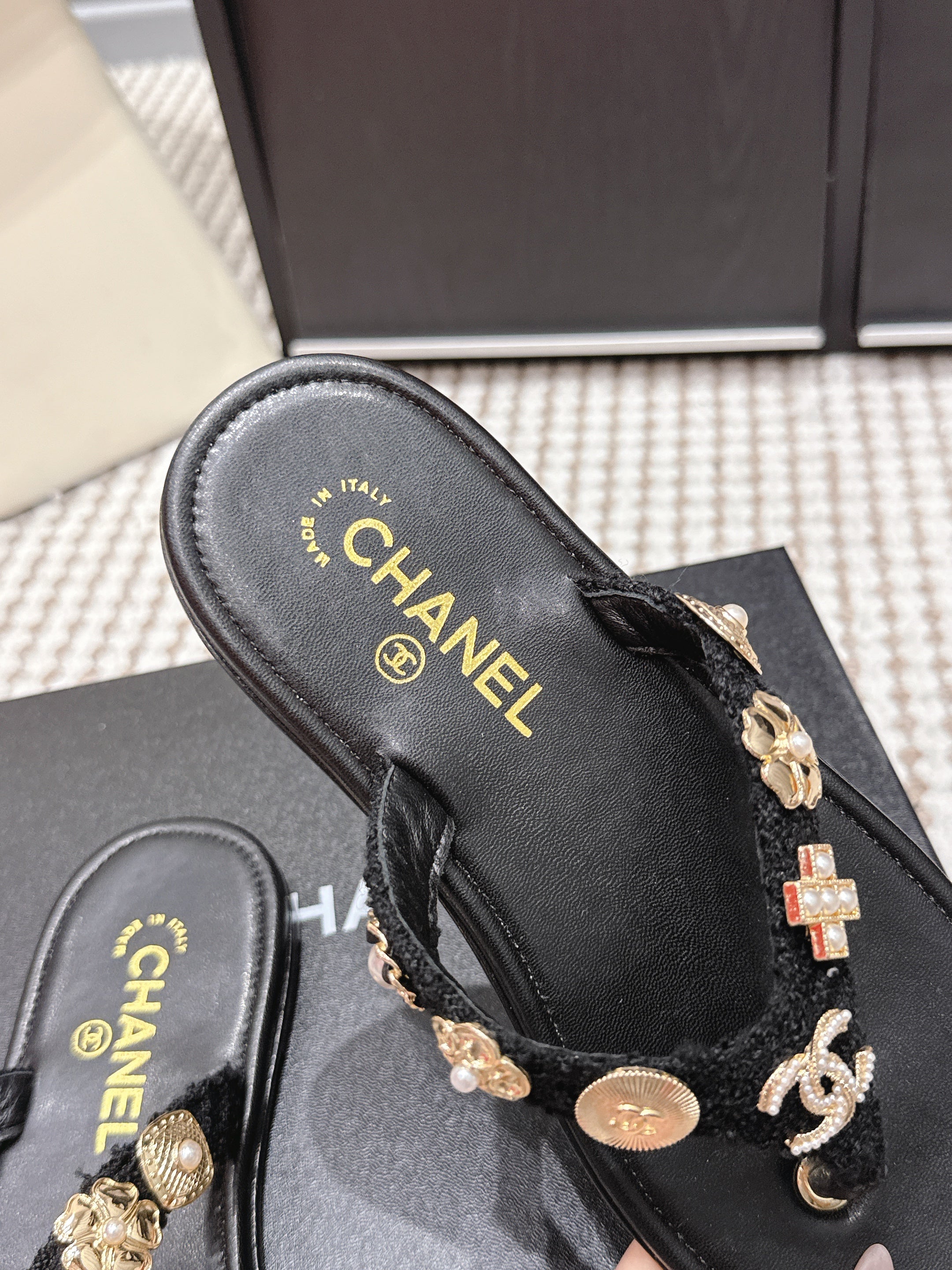 CHANEL 26S FLIP-FLOPS IN BLACK CALFSKIN