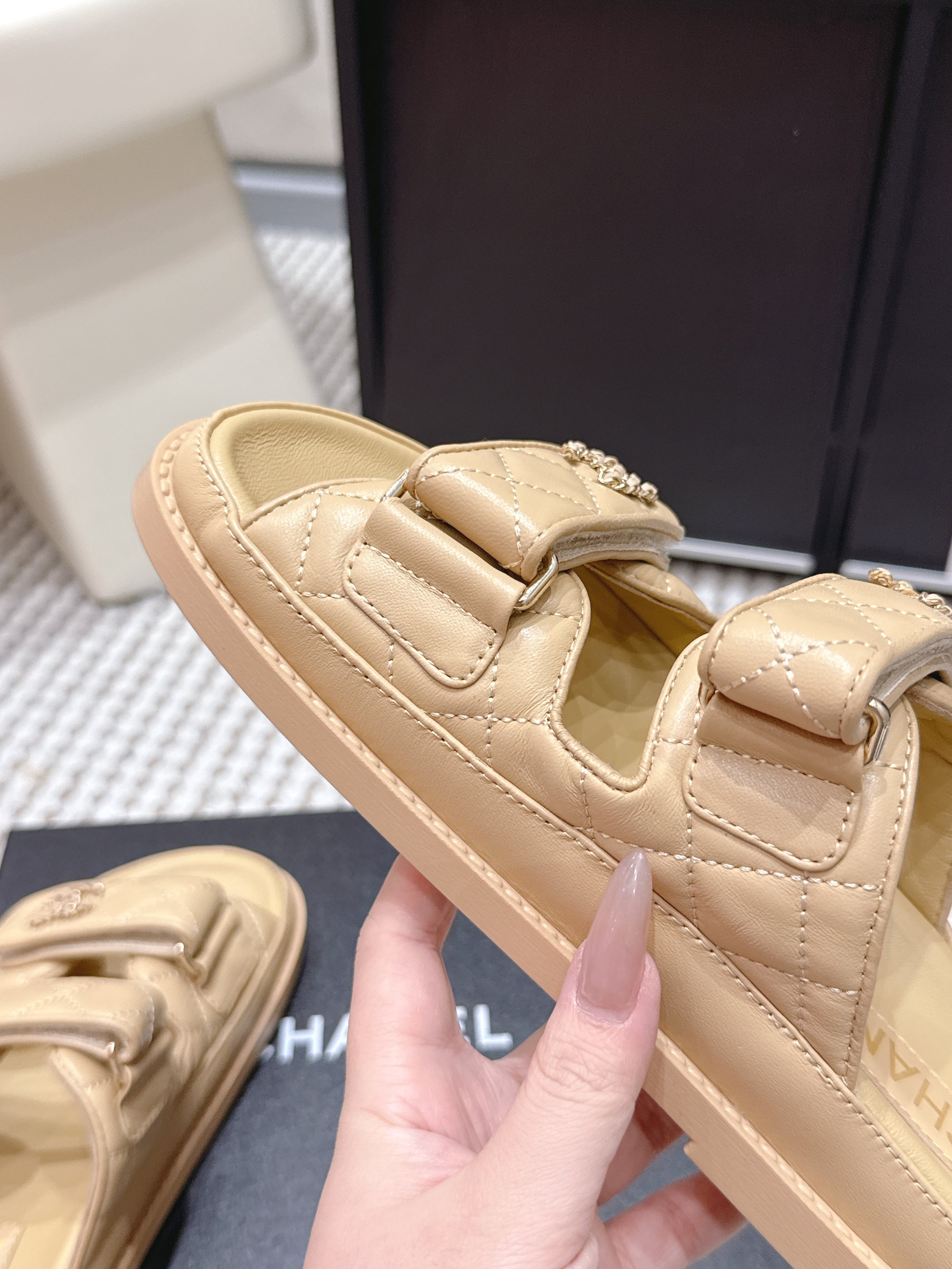 CHANEL 26S SANDALS IN LIGHT SAND BEIGE CALFSKIN