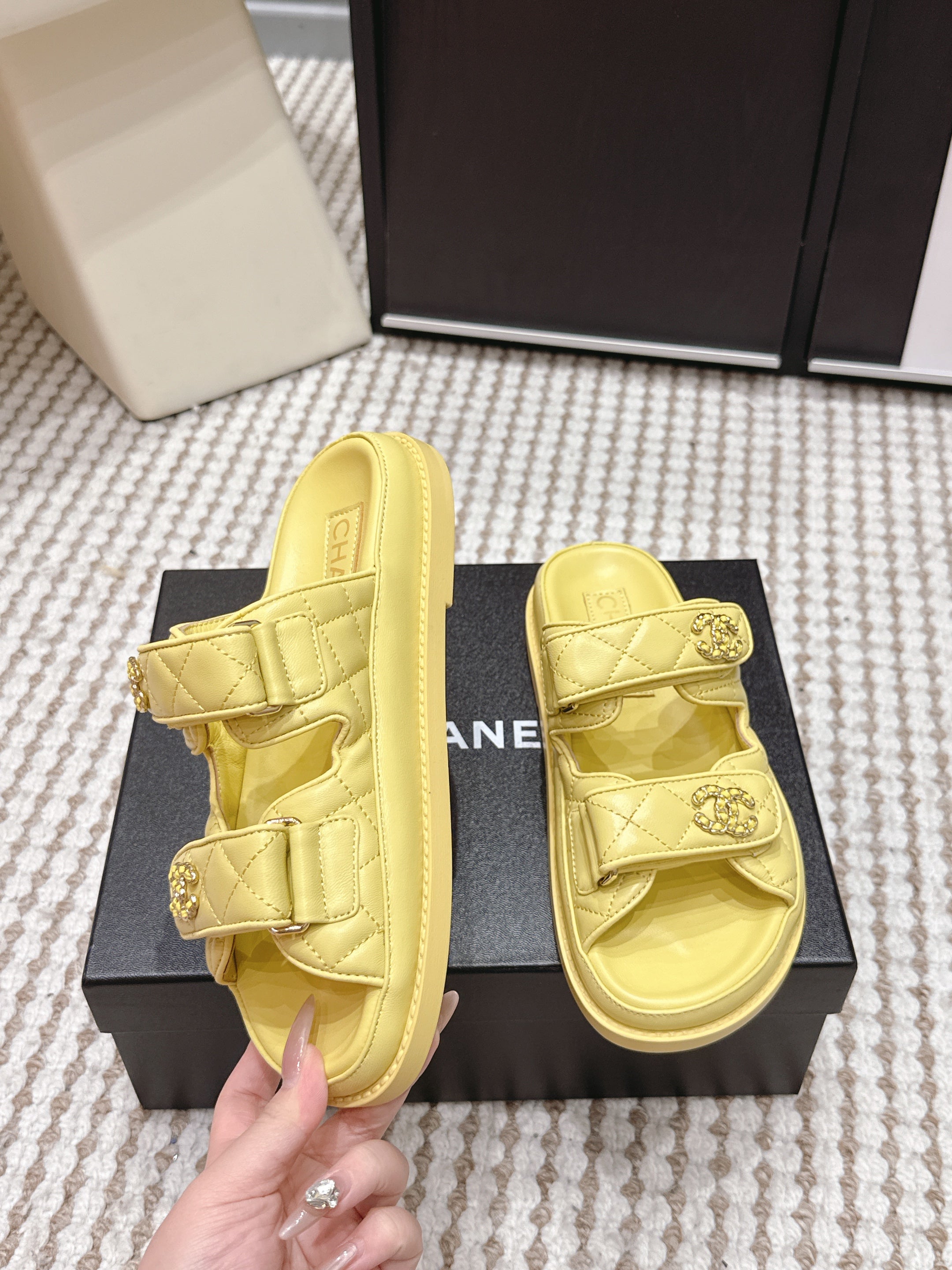 CHANEL 26S SANDALS IN YELLOW CALFSKIN