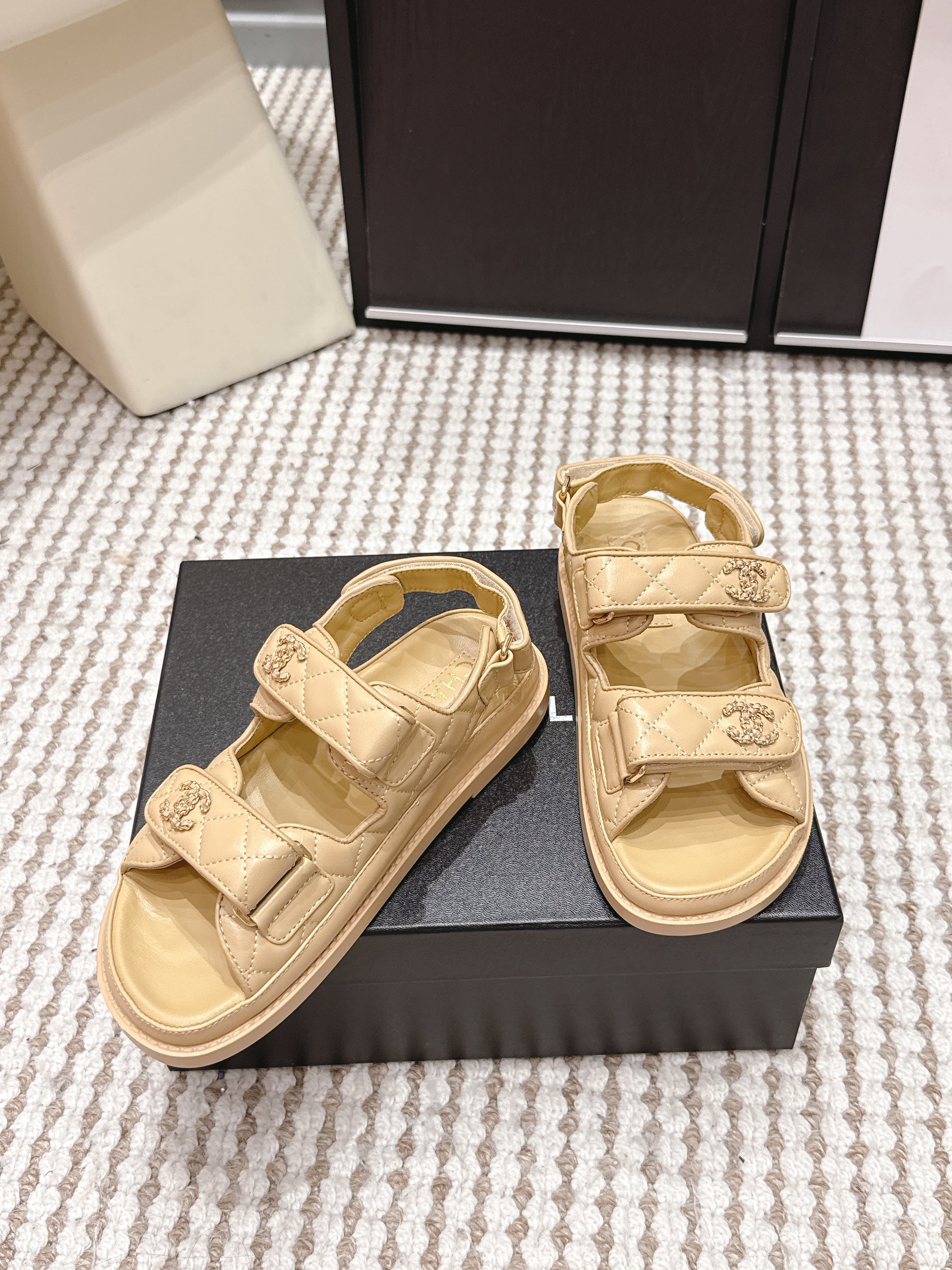 CHANEL 26S QUILTED DAD SANDALS IN LIGHT SAND BEIGE CALFSKIN