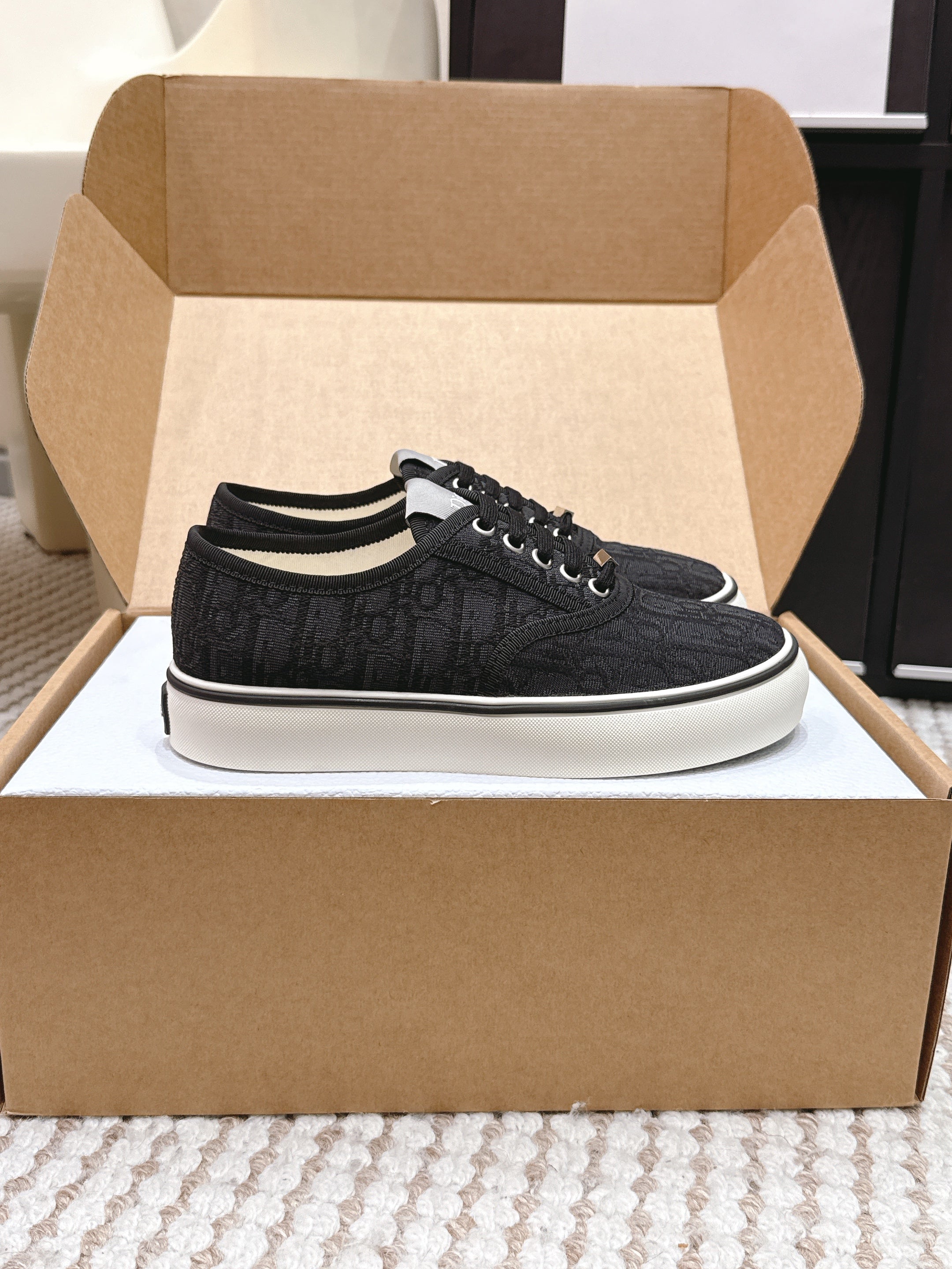 DIOR 26S SALTWIND SNEAKER IN BLACK FABRIC STYLE 5