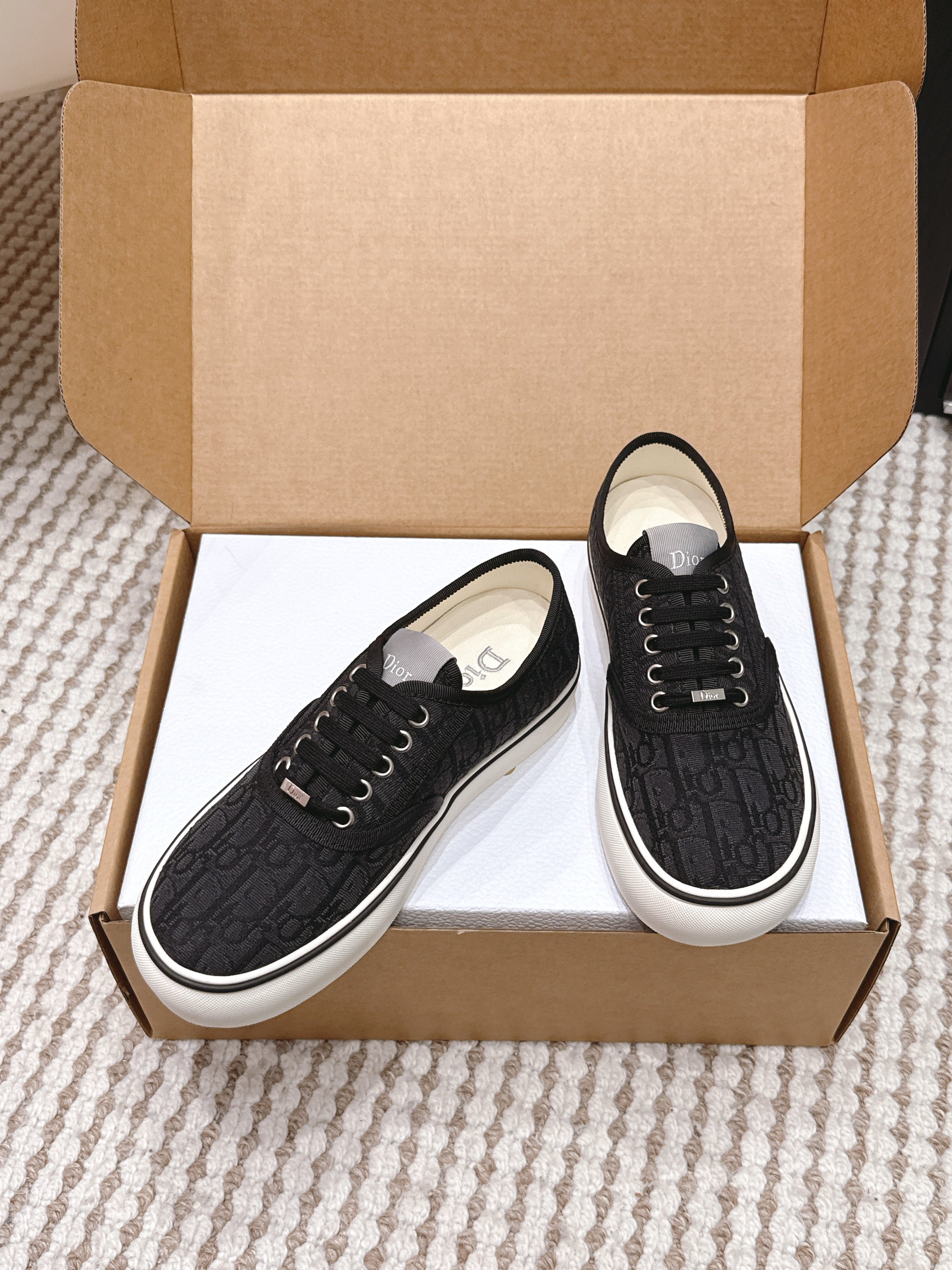DIOR 26S SALTWIND SNEAKER IN BLACK FABRIC STYLE 5