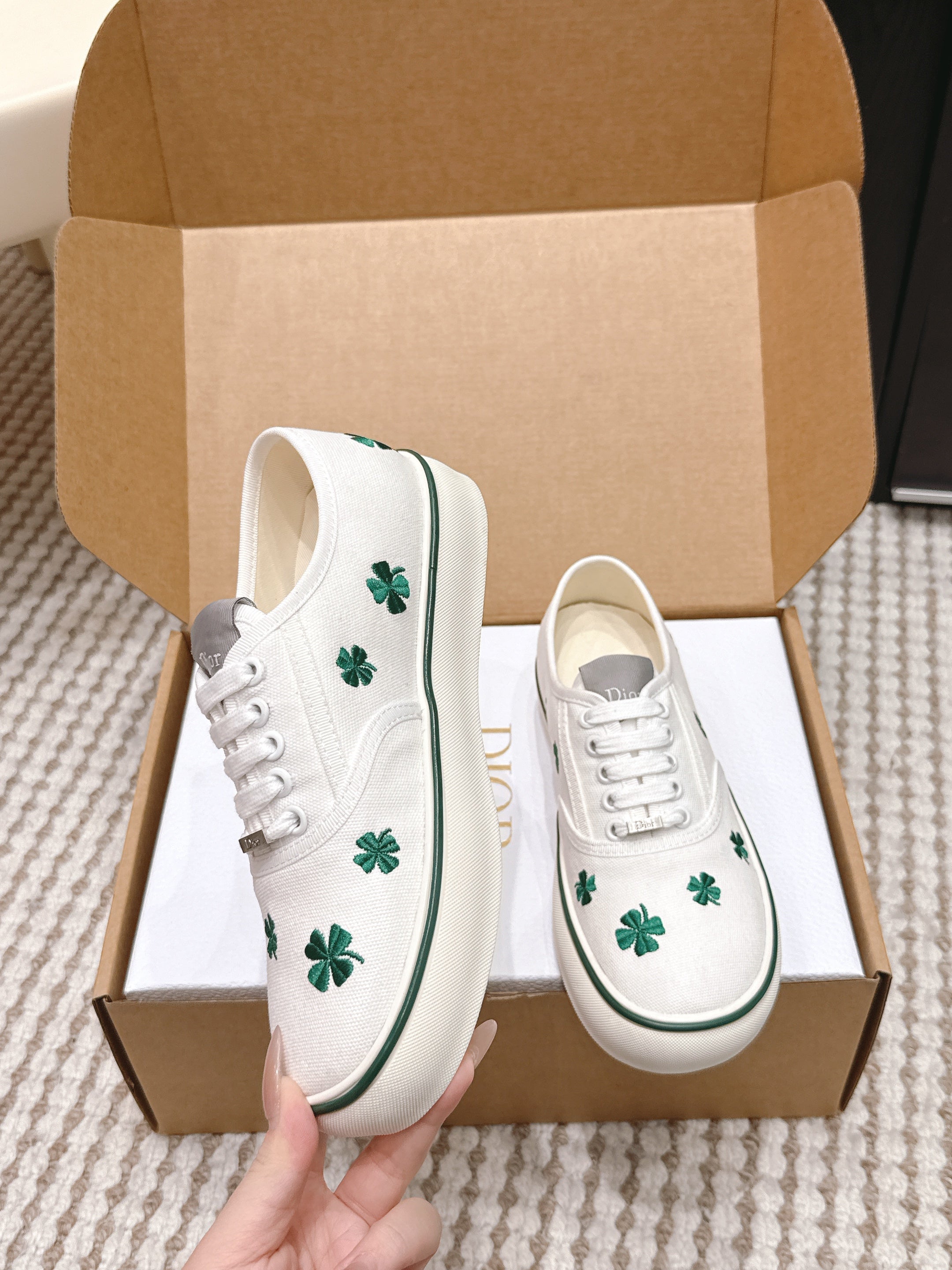 DIOR 26S SALTWIND SNEAKER IN WHITE FABRIC STYLE 2