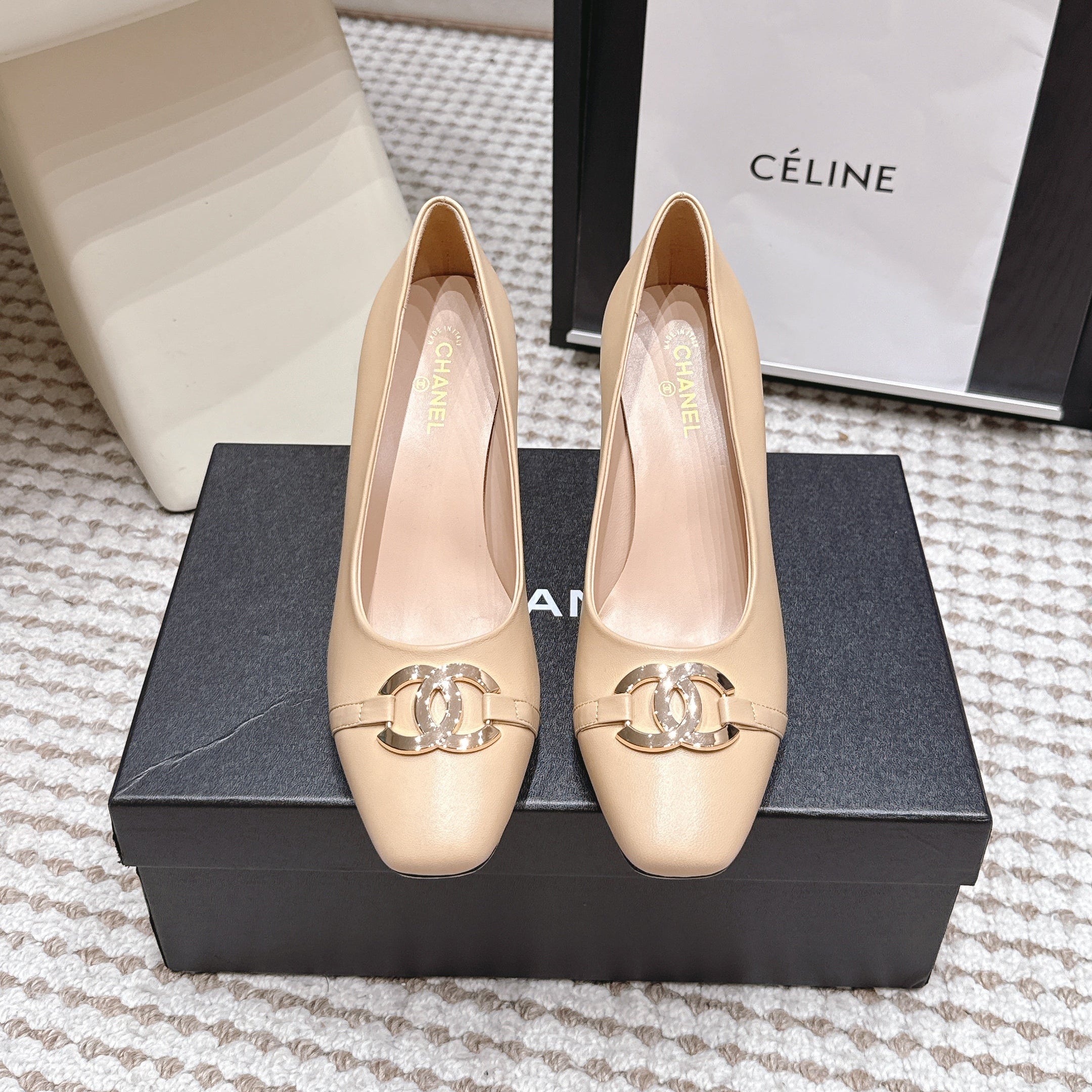 CHANEL 26S HIGH HEELS 95 MM IN BEIGE CALFSKIN WITH GOLD-TONE CC LOGO